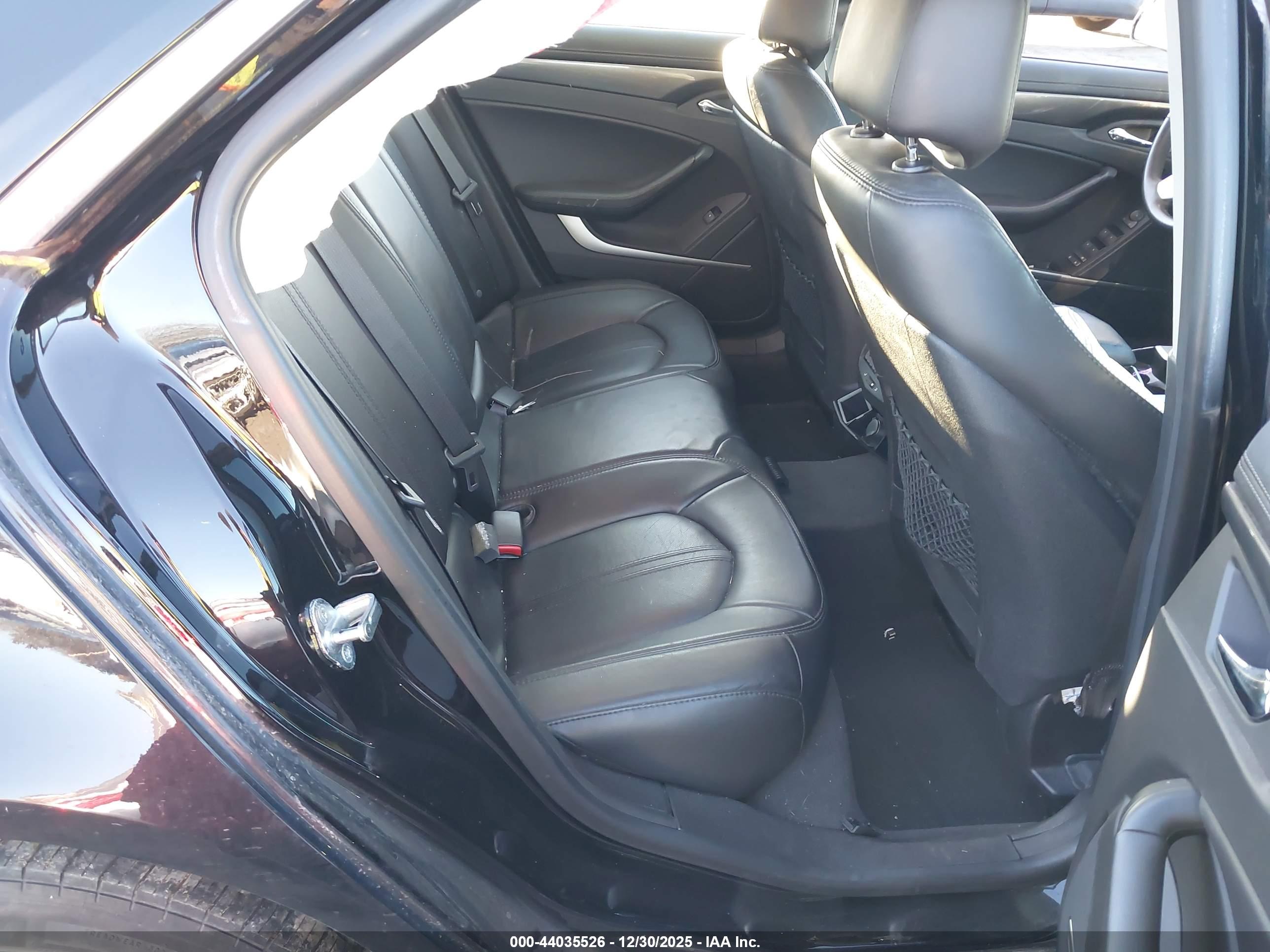 CADILLAC CTS image 8