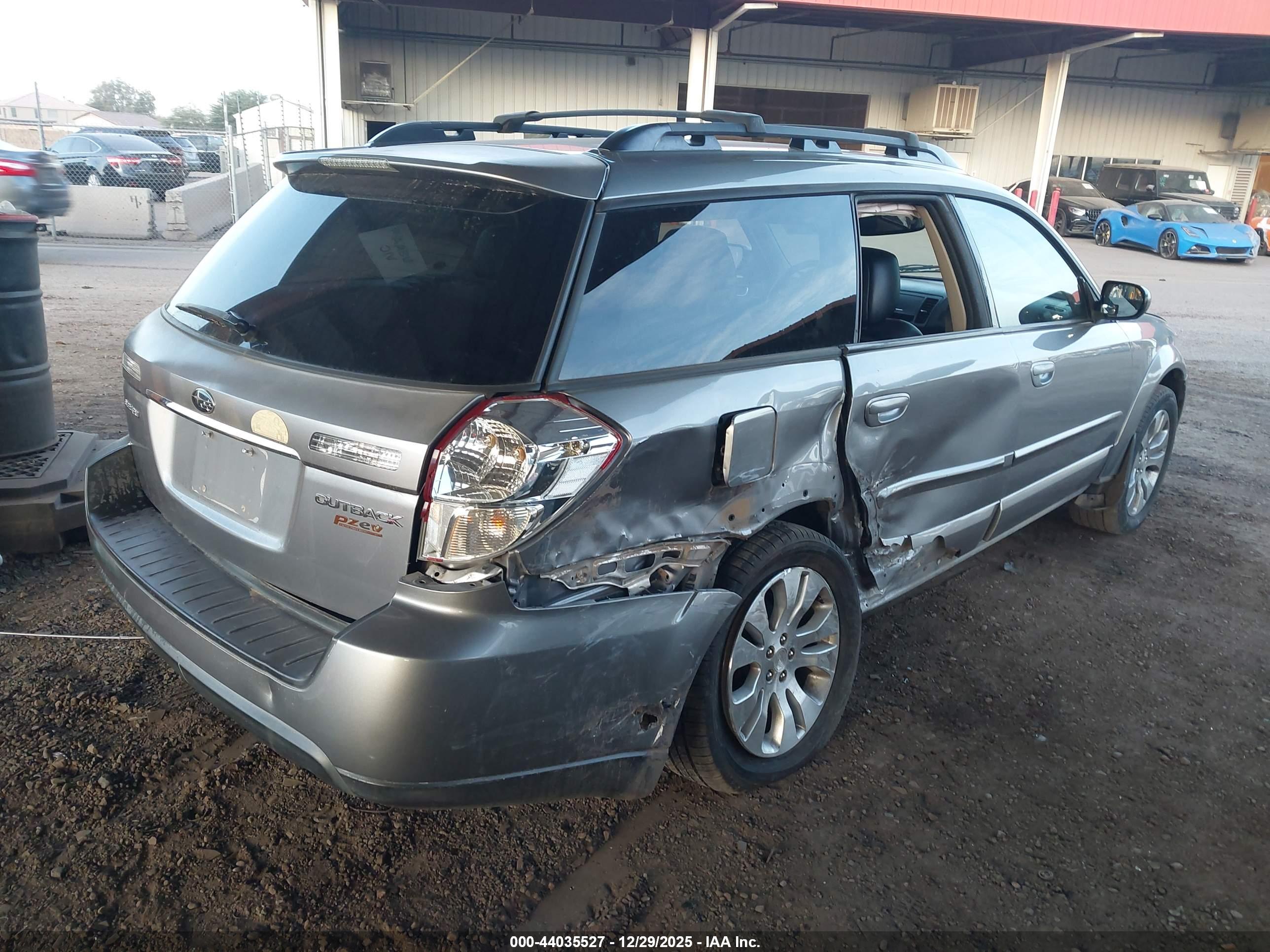 SUBARU OUTBACK image 4