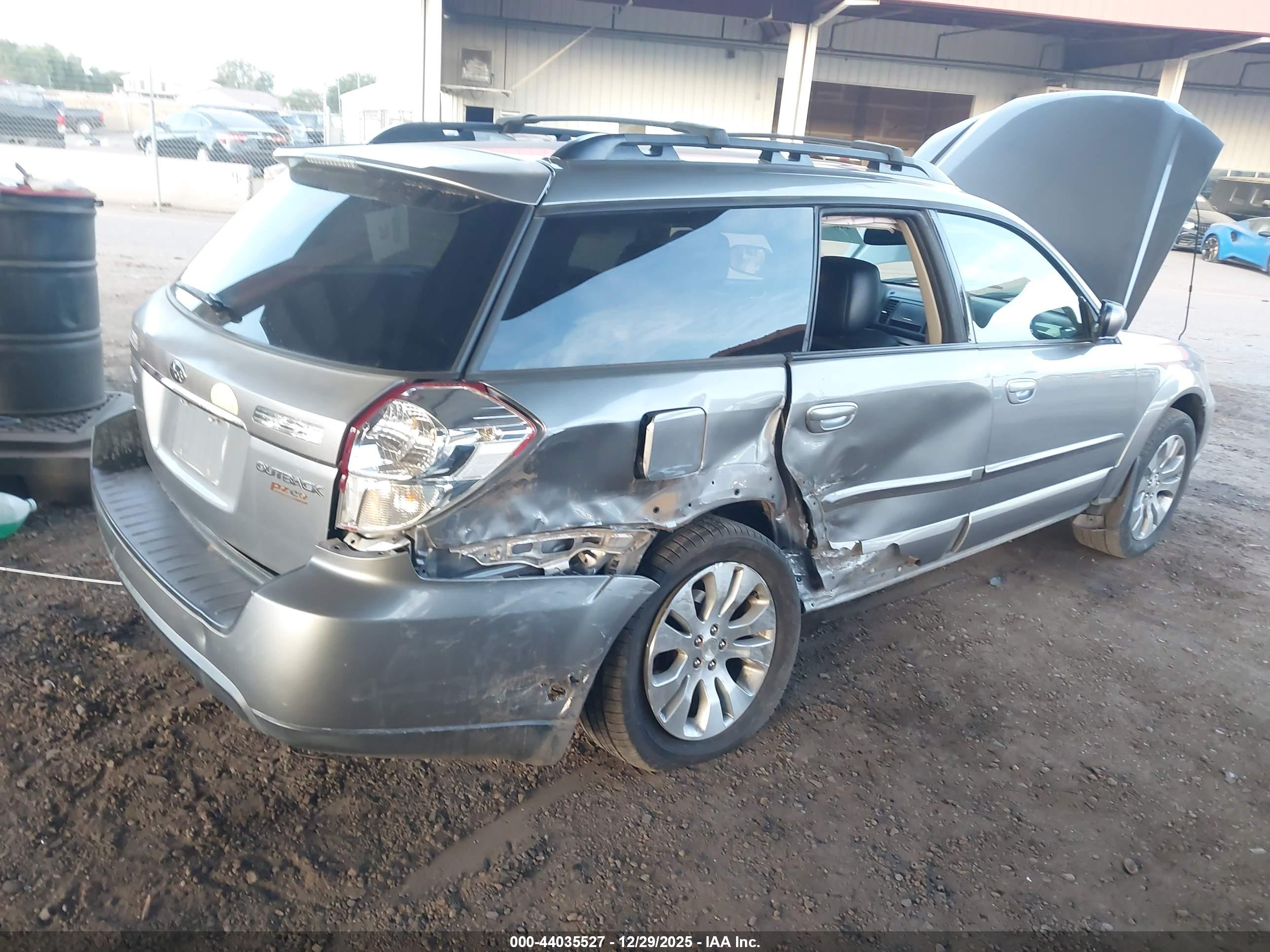 SUBARU OUTBACK image 6