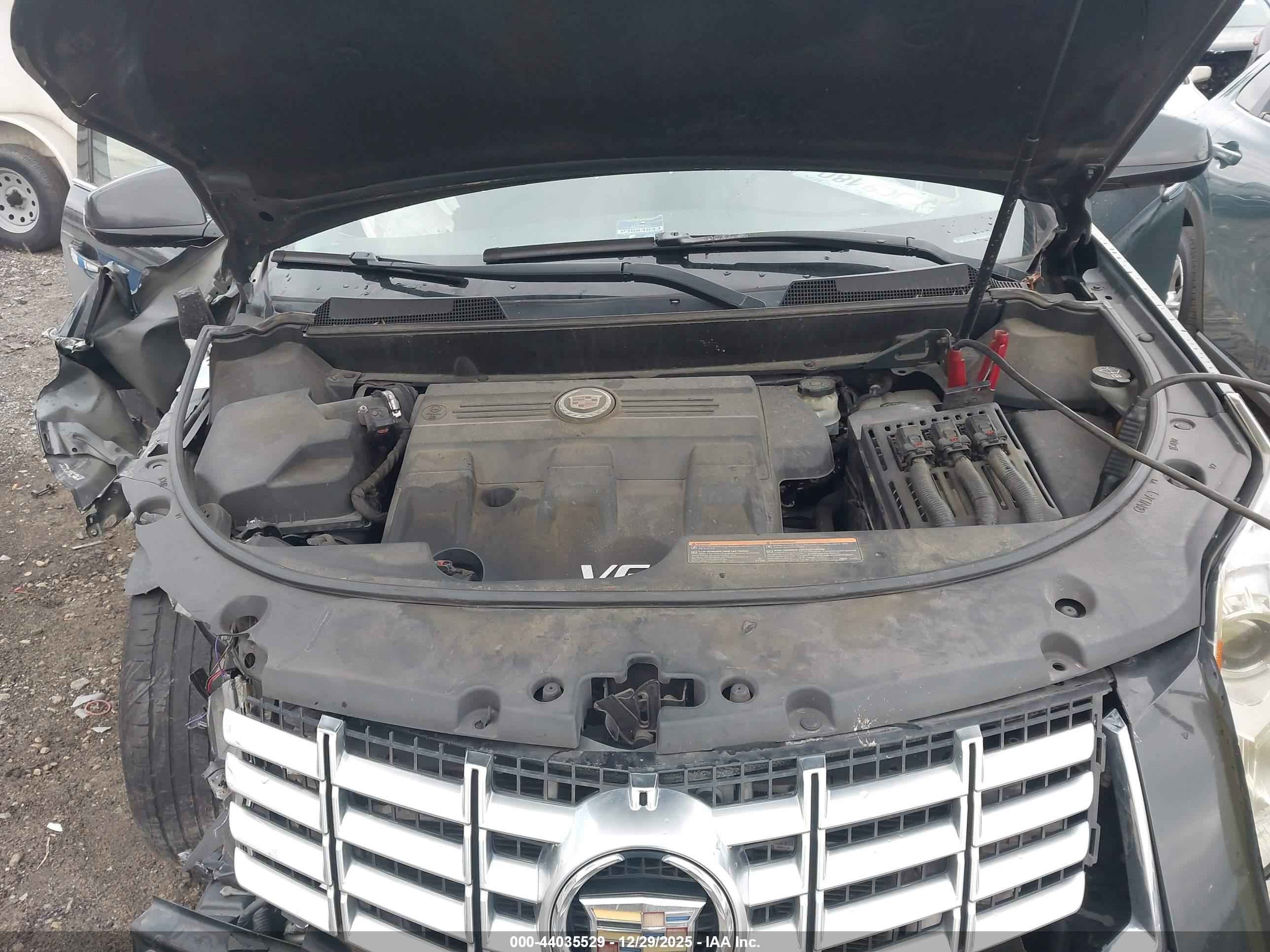 CADILLAC SRX image 10