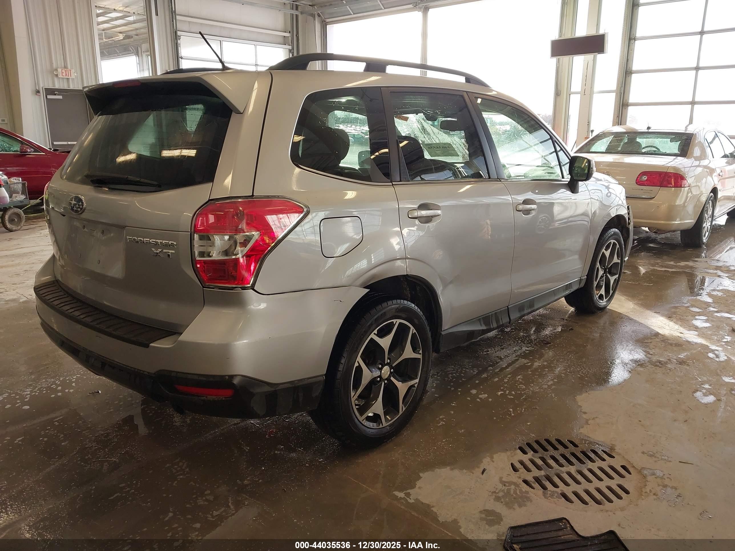 SUBARU FORESTER image 4