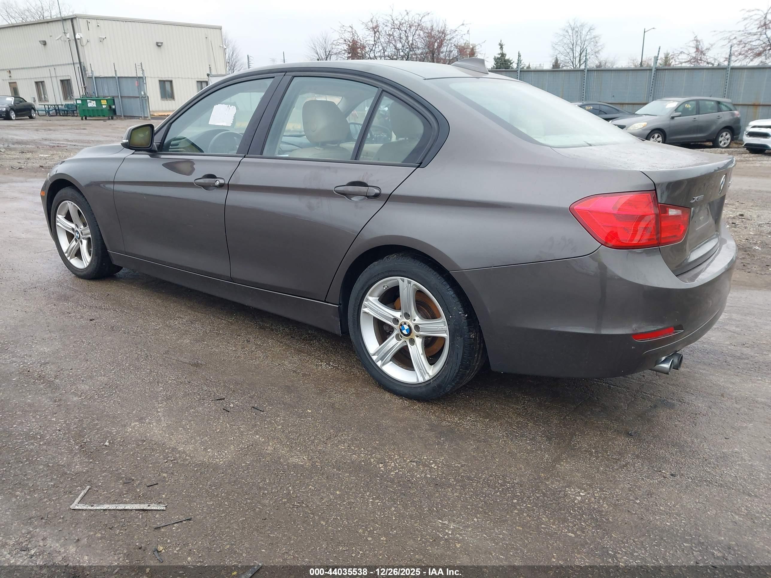 BMW 328I image 3