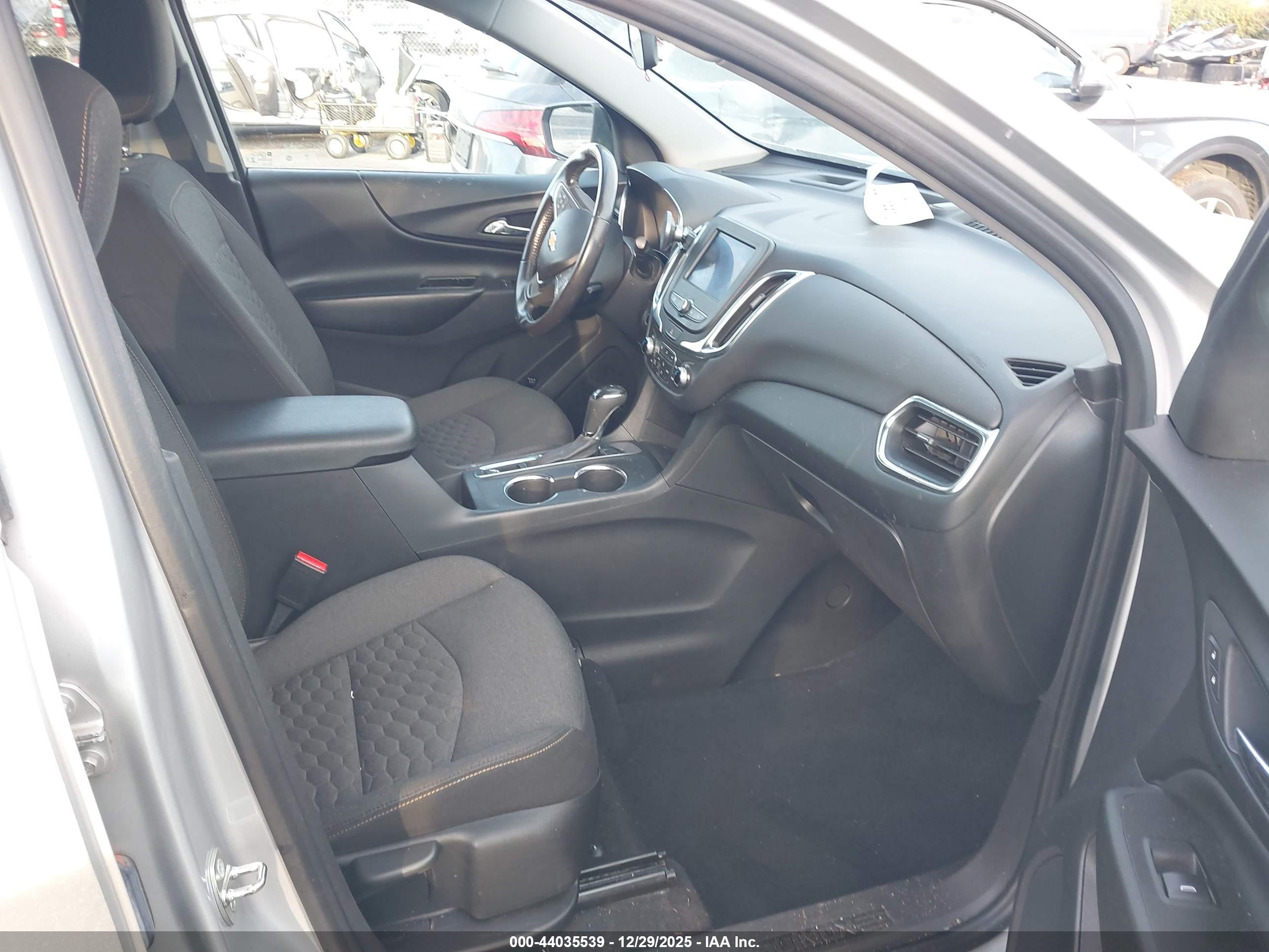 CHEVROLET EQUINOX image 5
