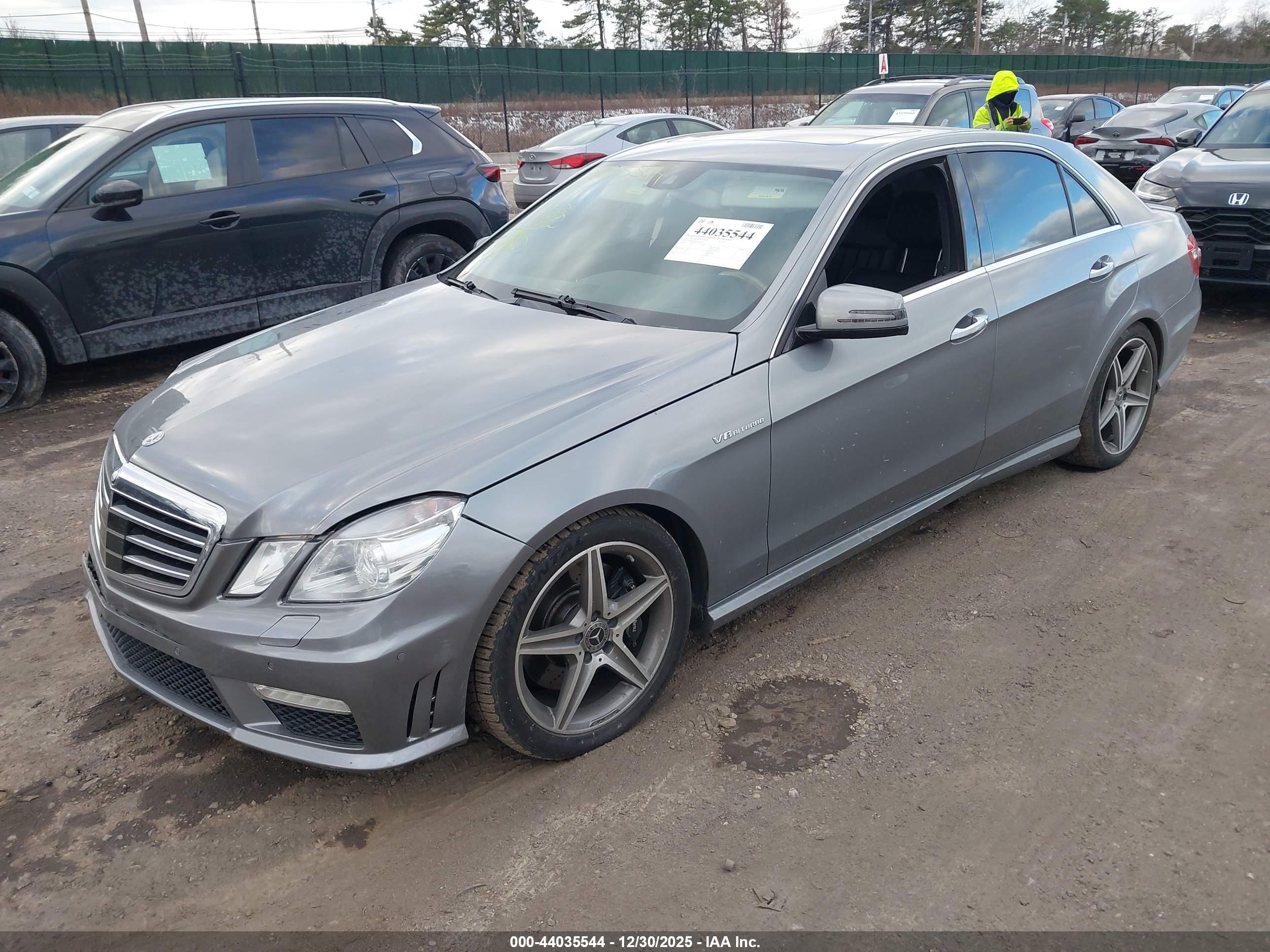 MERCEDES-BENZ E image 2
