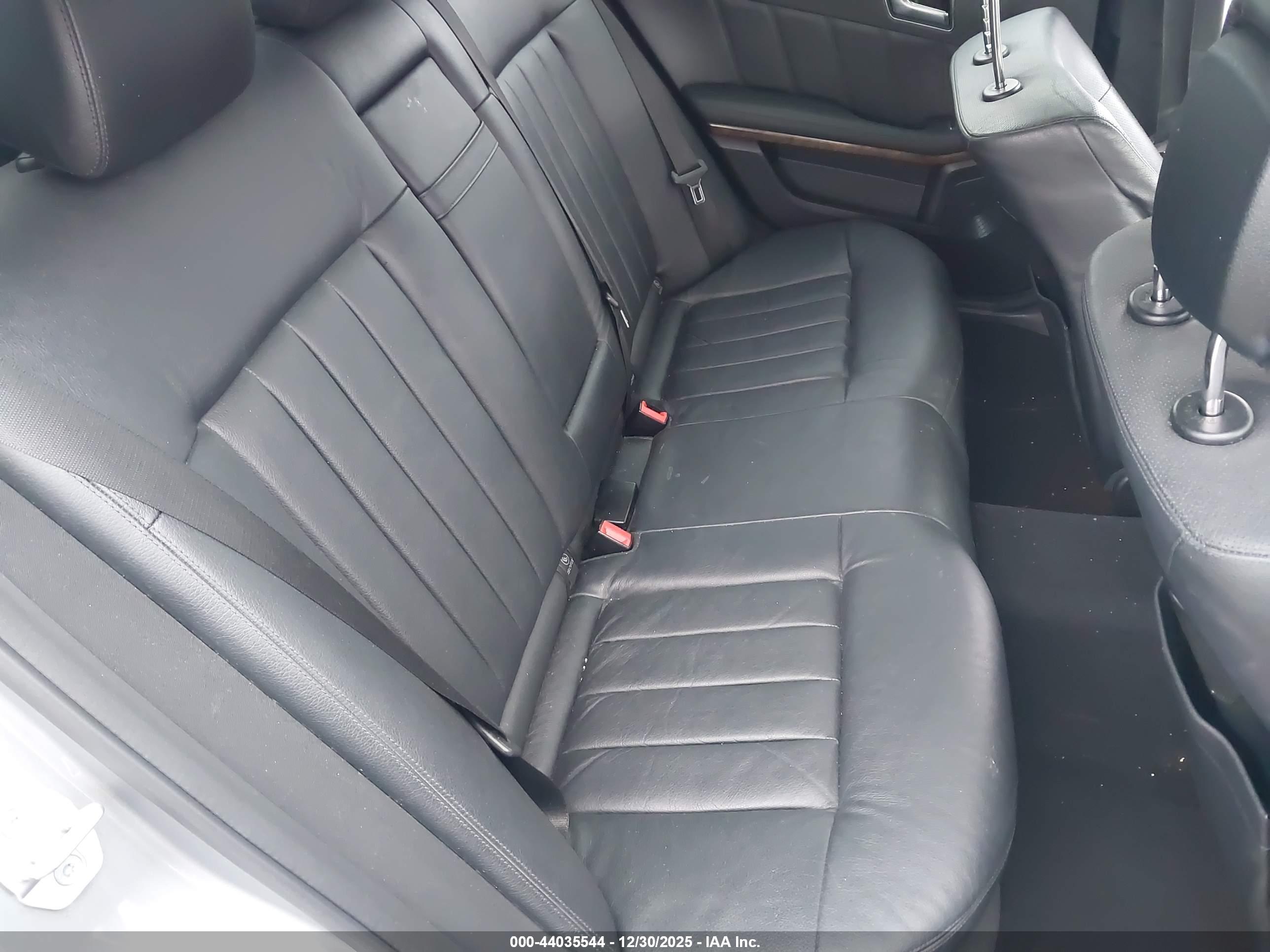 MERCEDES-BENZ E image 8