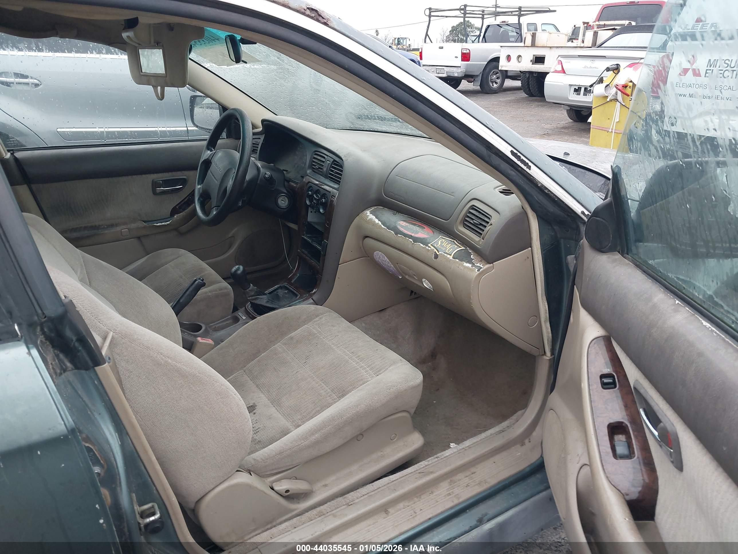 SUBARU OUTBACK image 5