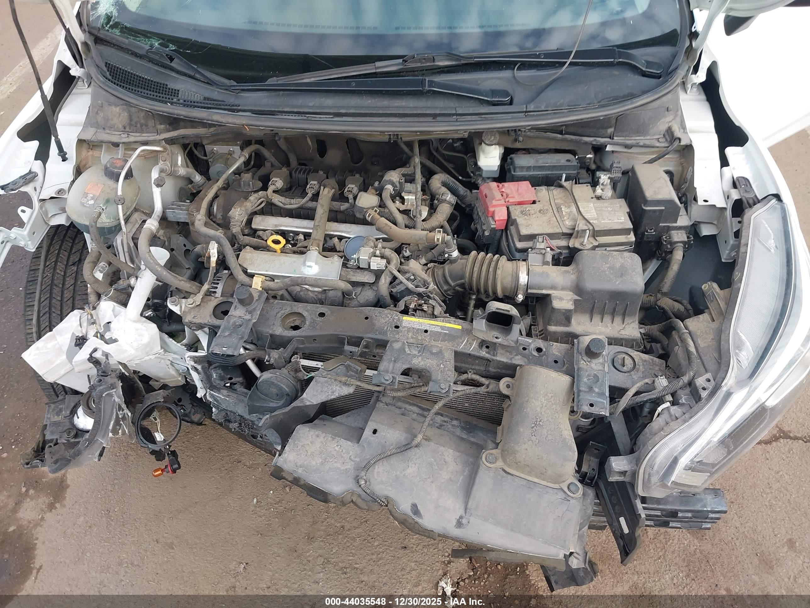 NISSAN VERSA image 10