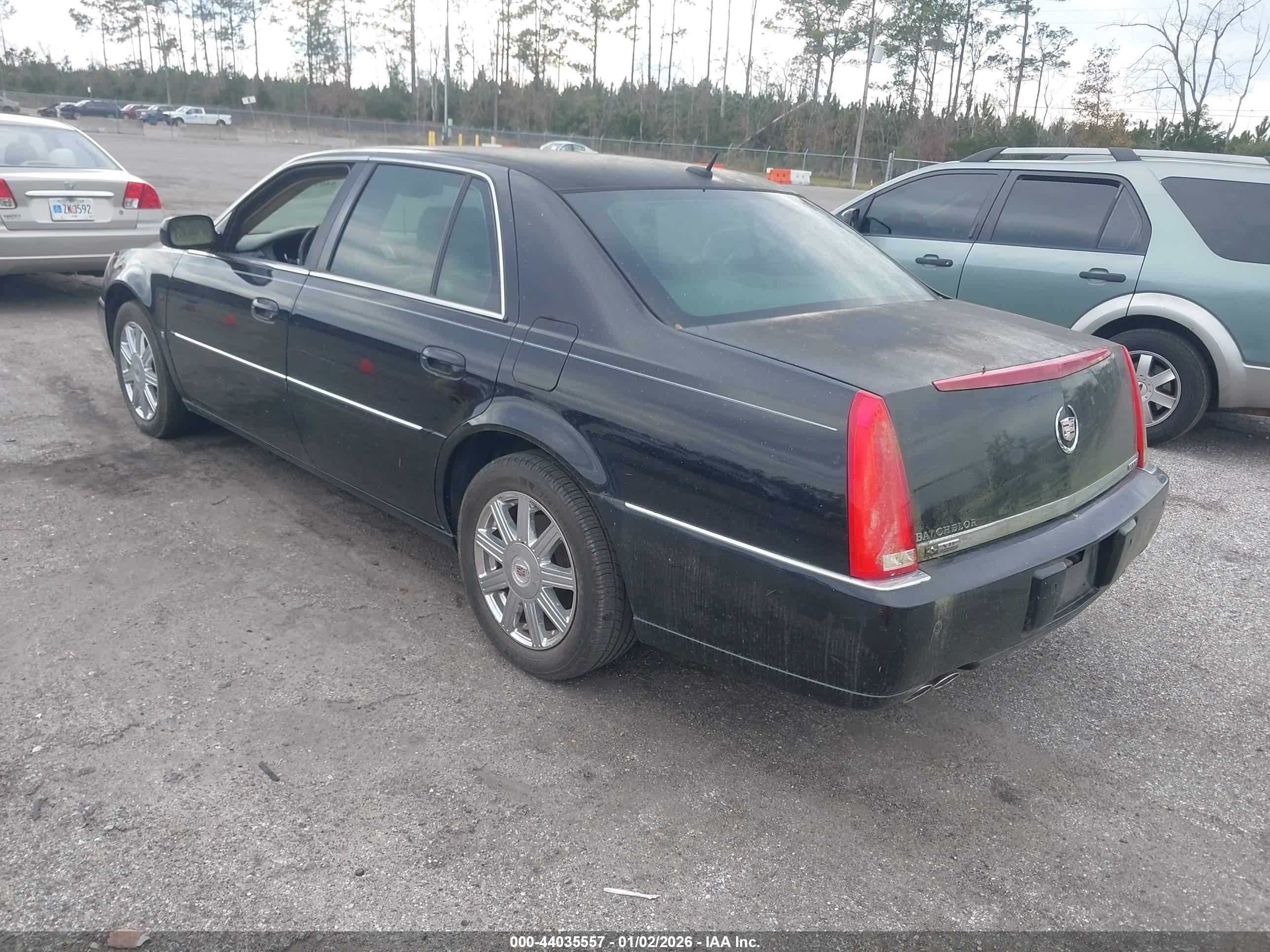 CADILLAC DTS image 3