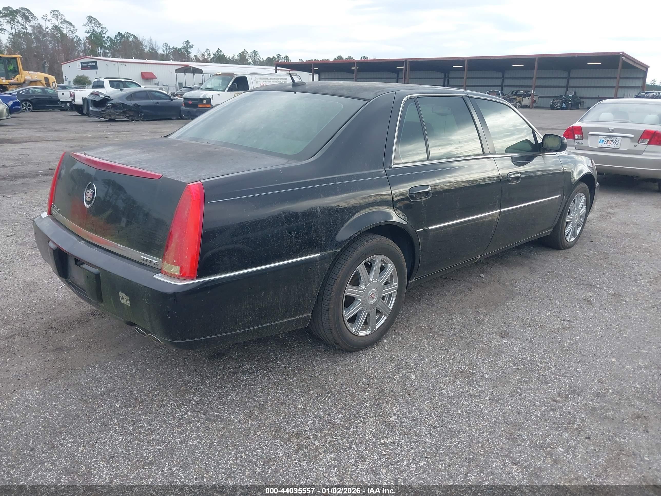 CADILLAC DTS image 4