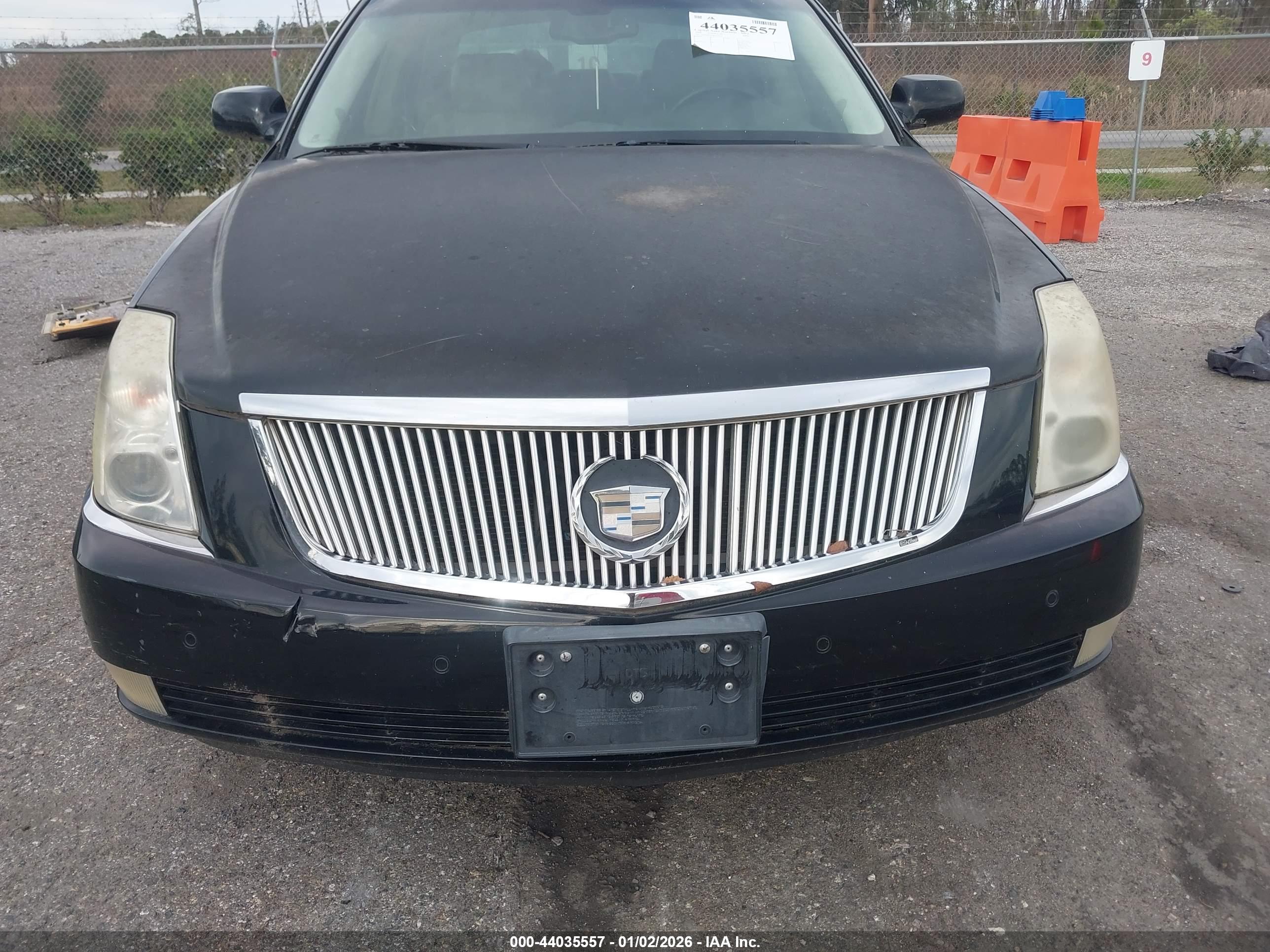 CADILLAC DTS image 6