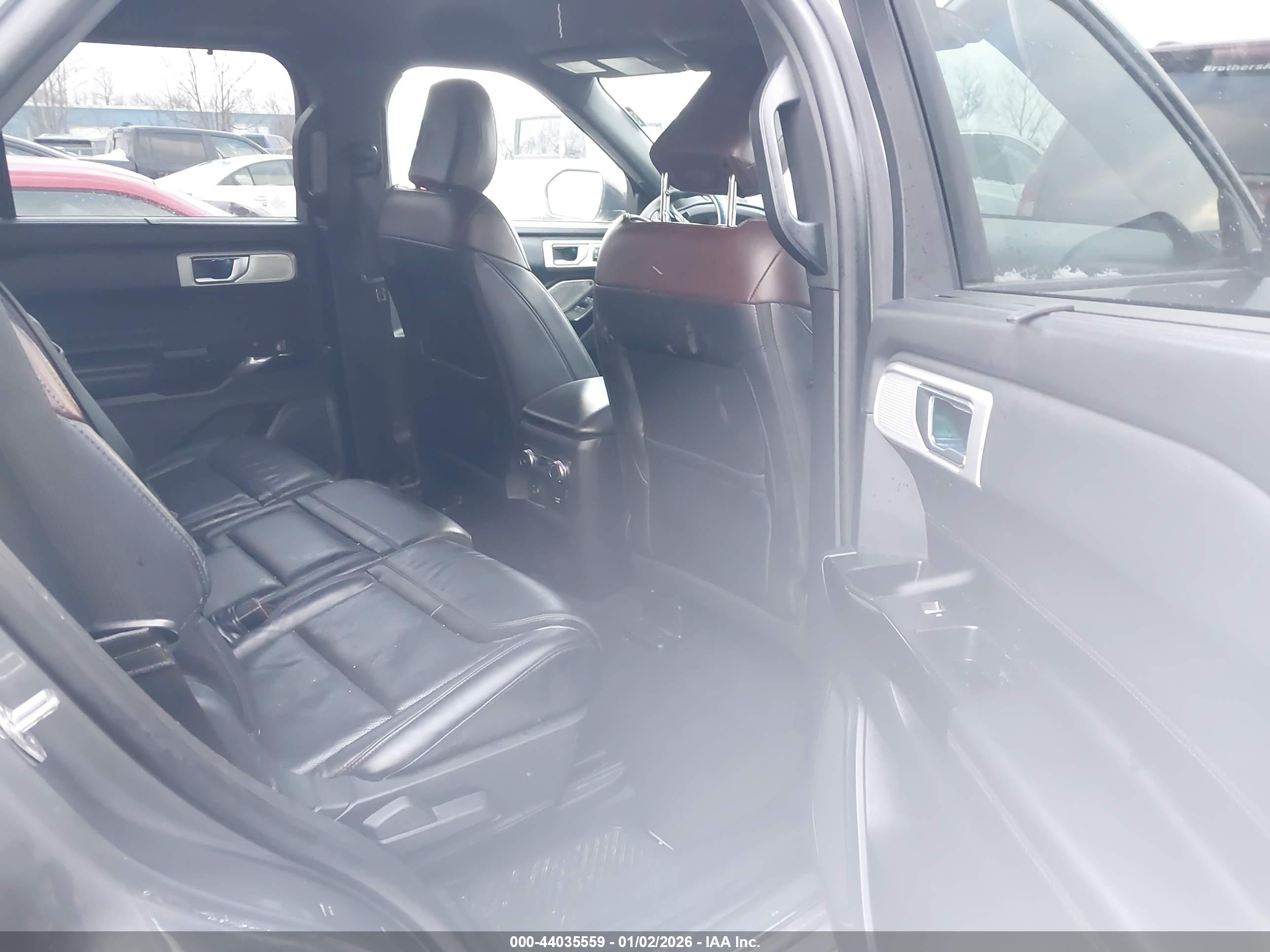 FORD EXPLORER image 8