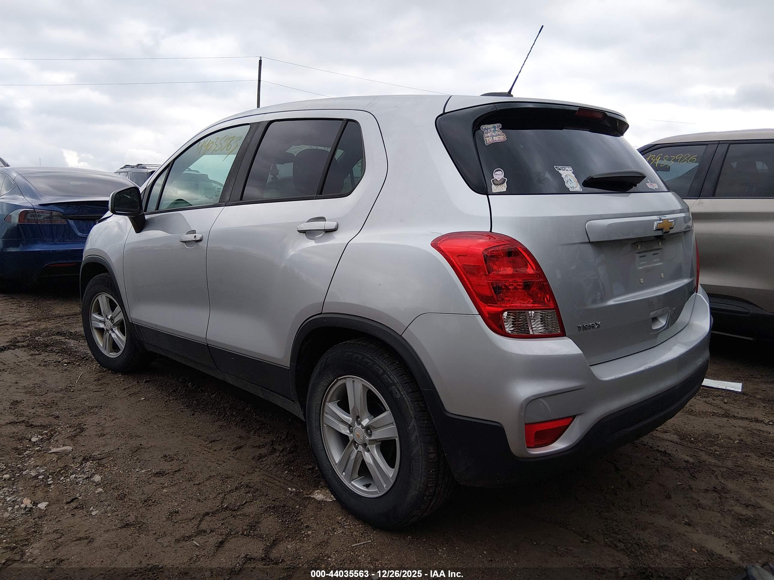CHEVROLET TRAX image 3