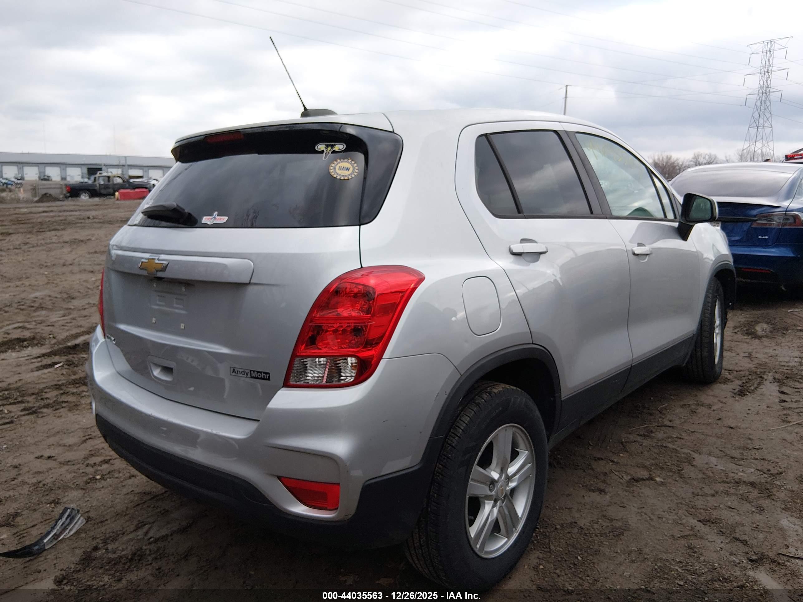 CHEVROLET TRAX image 4