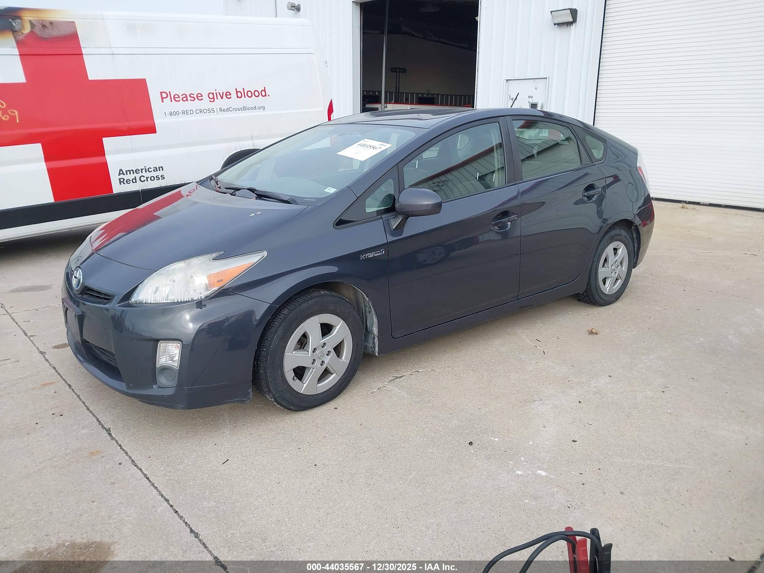 TOYOTA PRIUS image 2