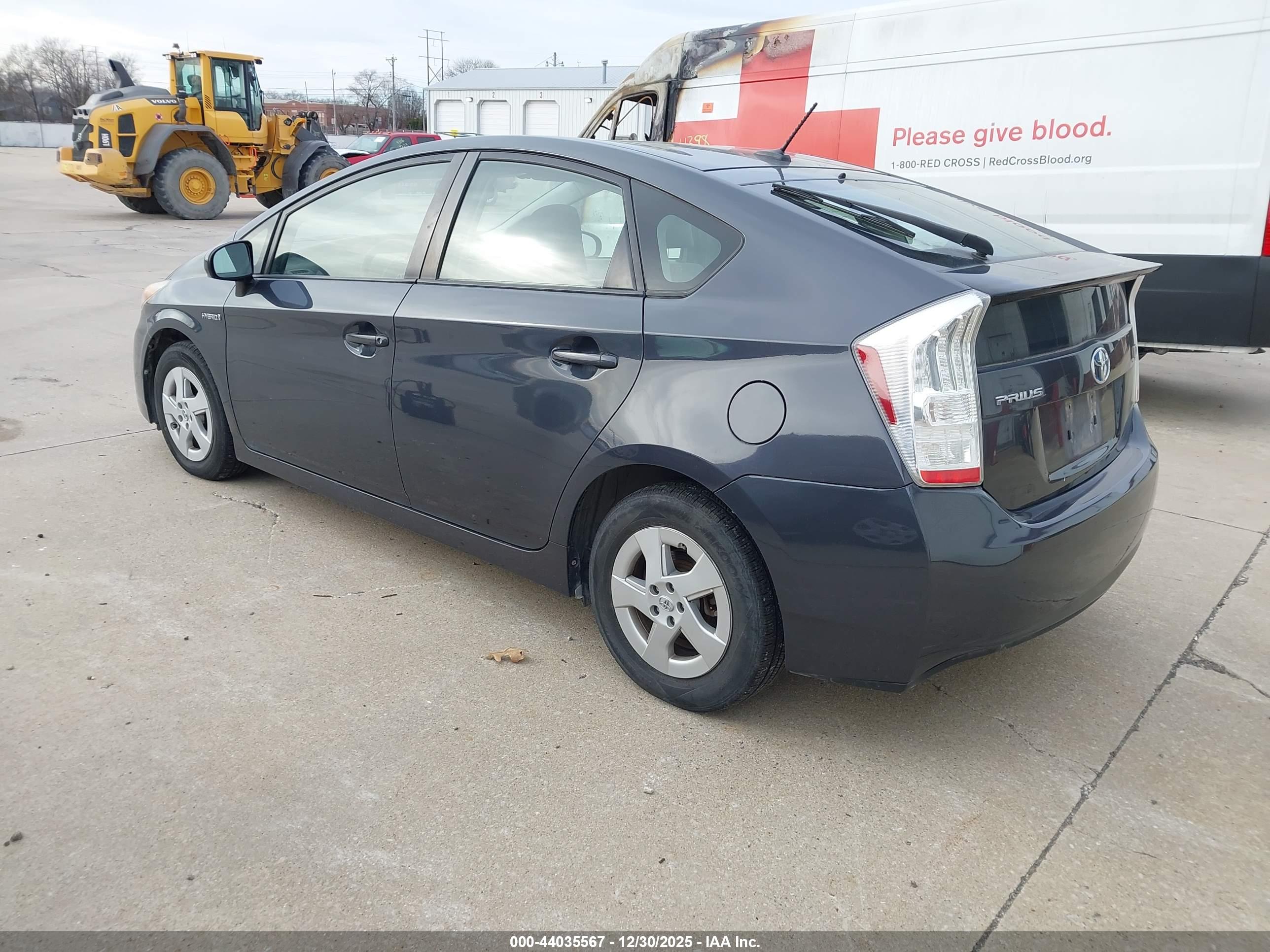 TOYOTA PRIUS image 3