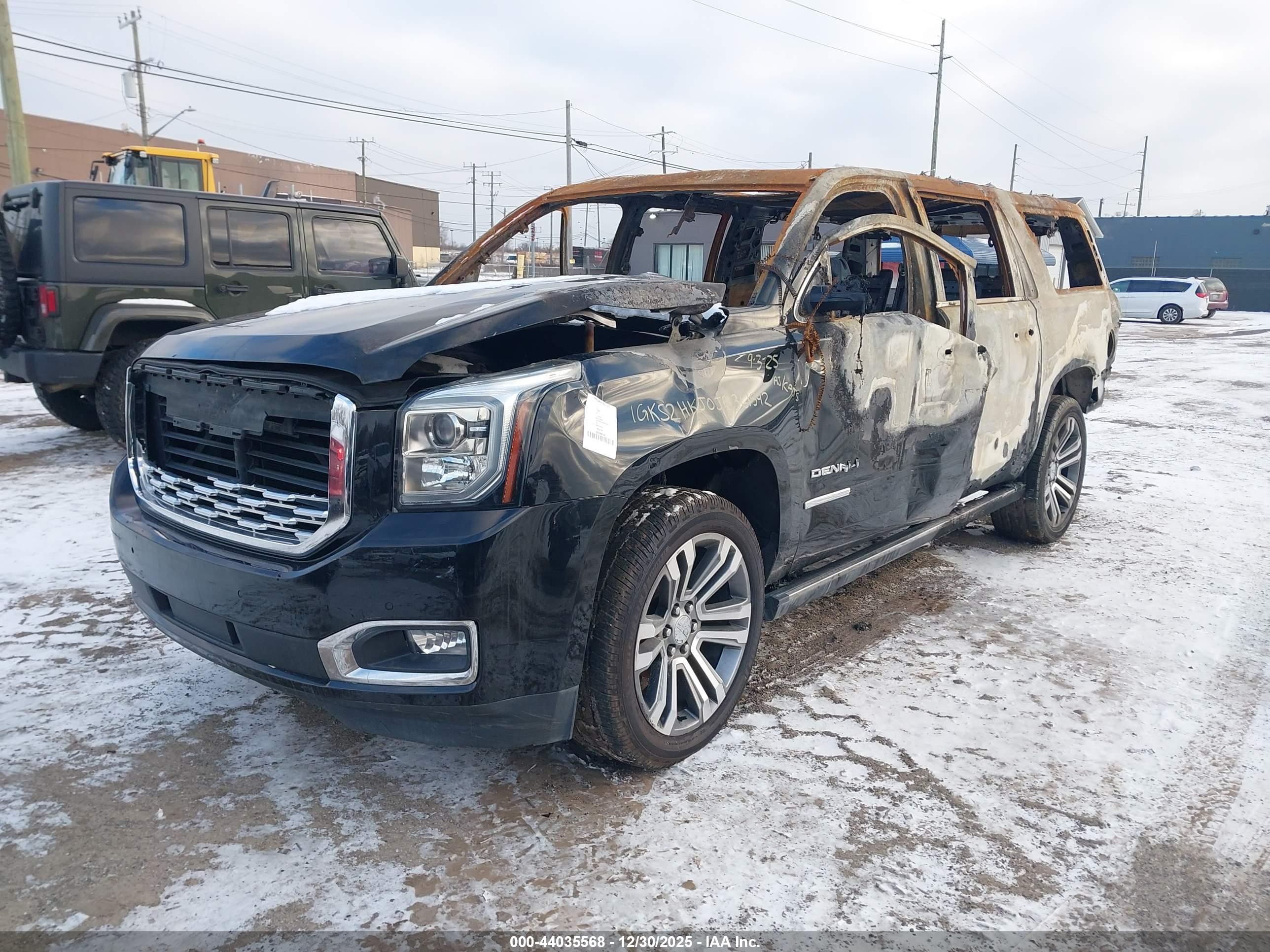 GMC YUKON image 2