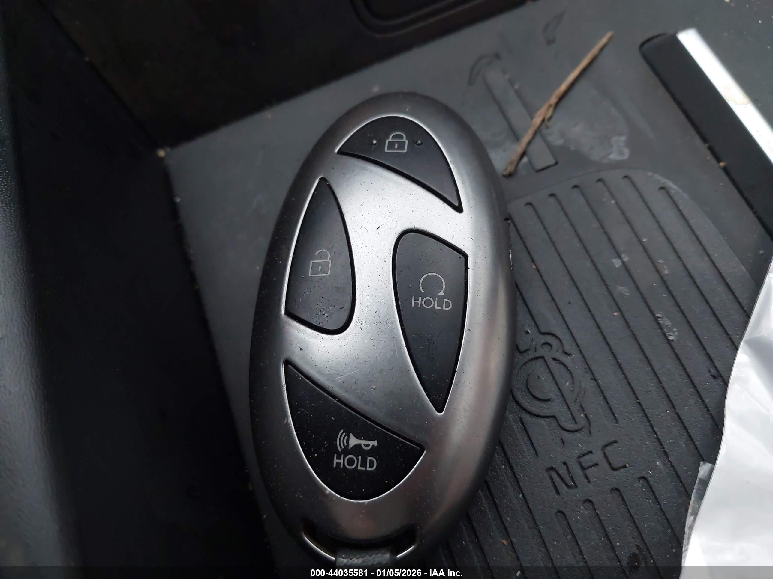 HYUNDAI SANTA image 11