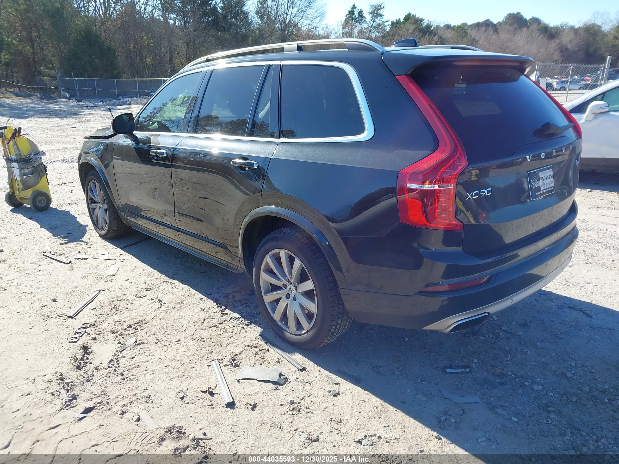 VOLVO XC90 image 3
