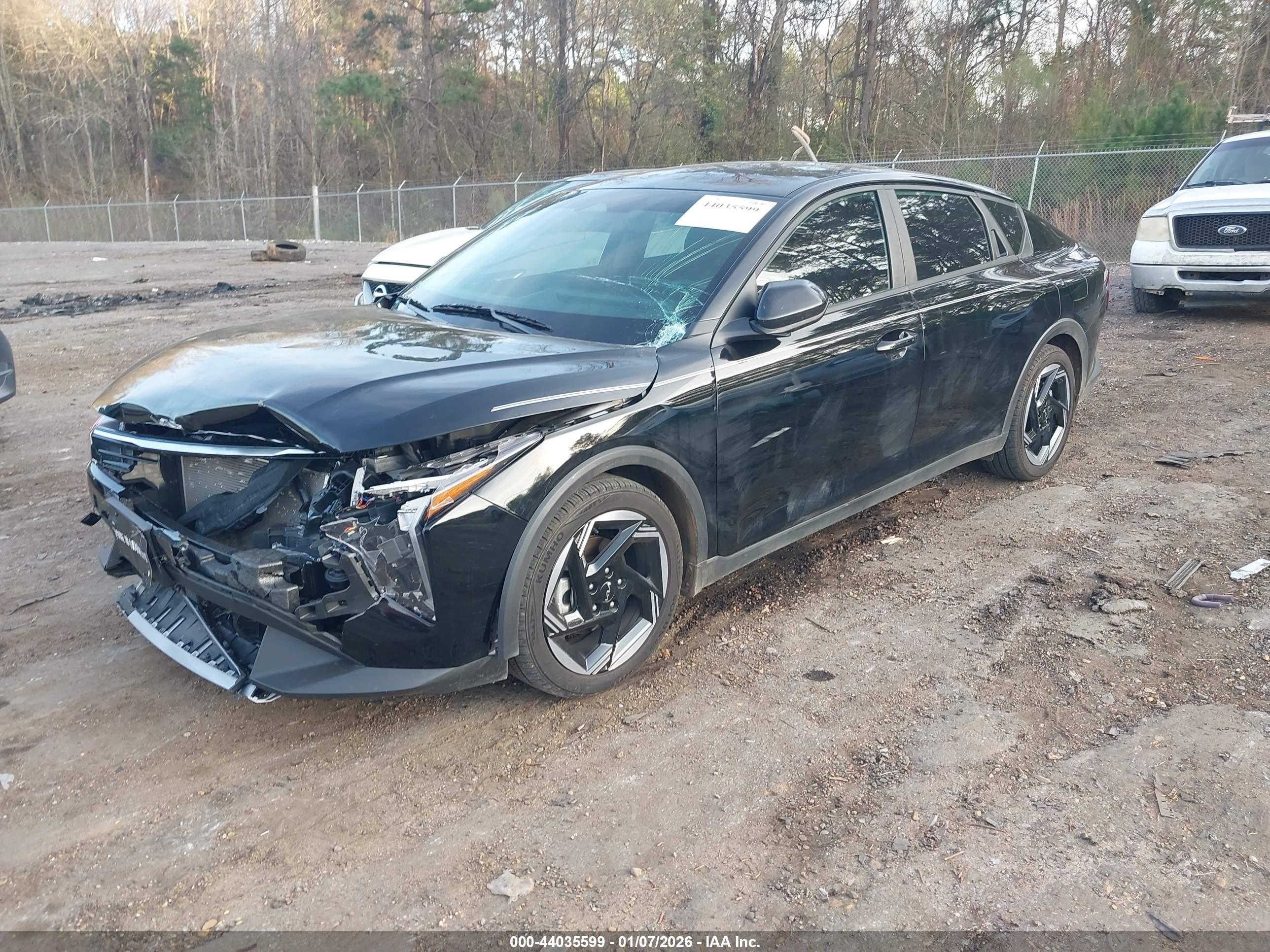 KIA K4 image 2