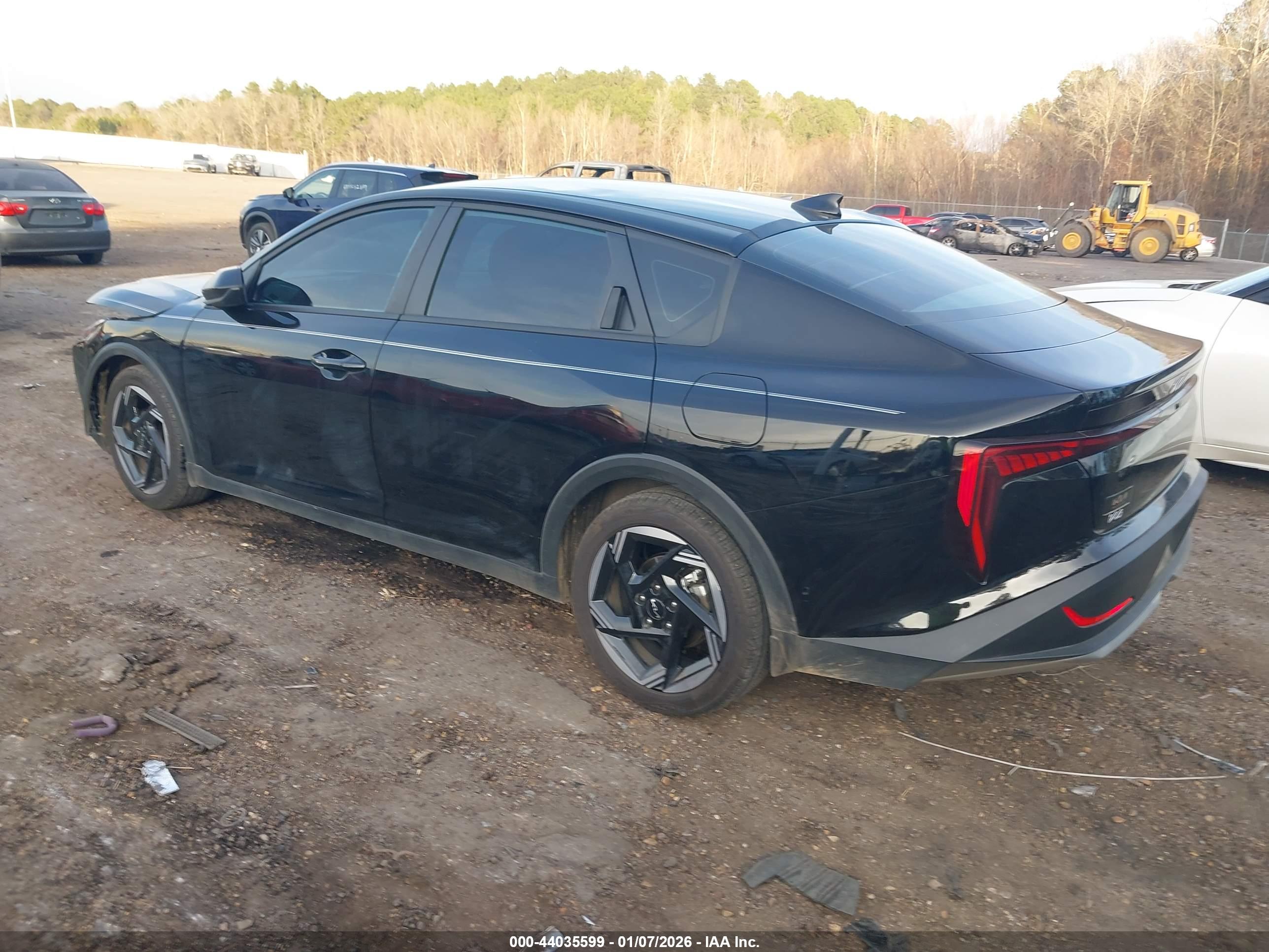 KIA K4 image 3