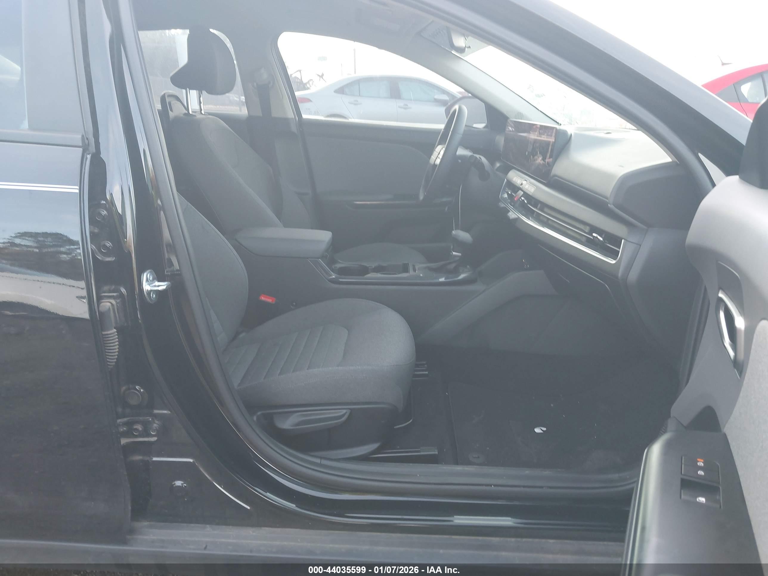 KIA K4 image 5