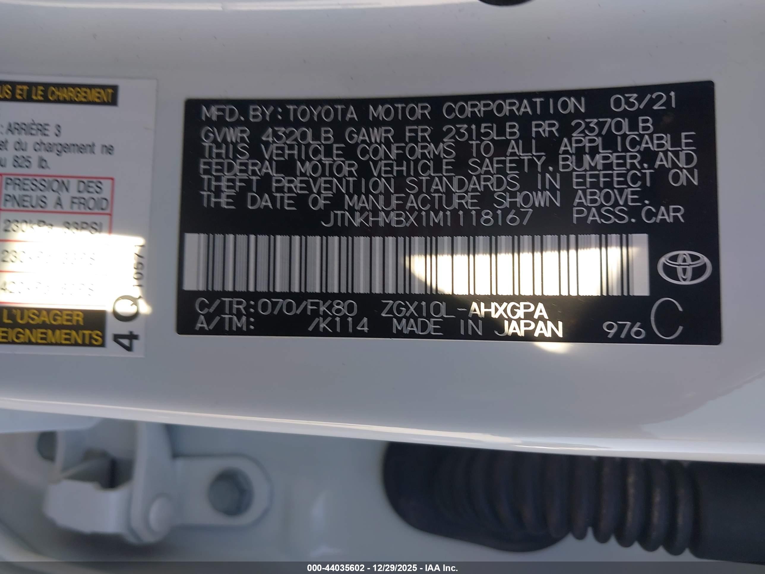 TOYOTA C-HR image 9