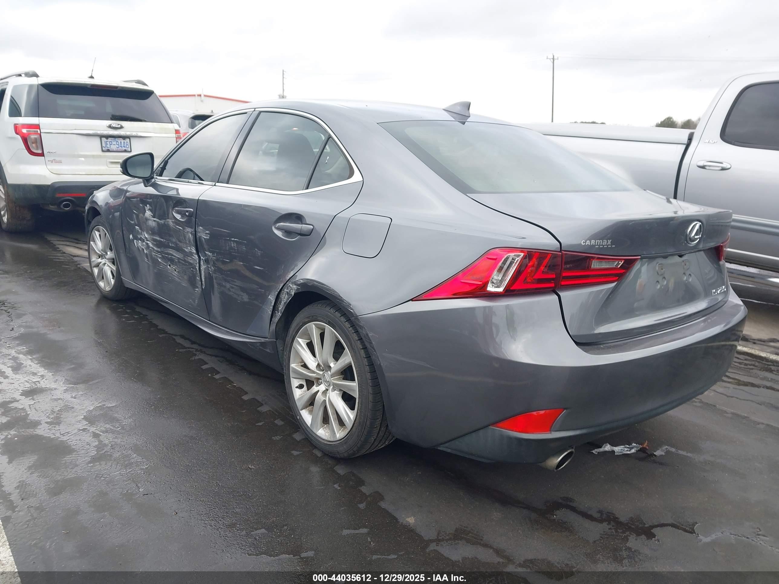 LEXUS IS image 3