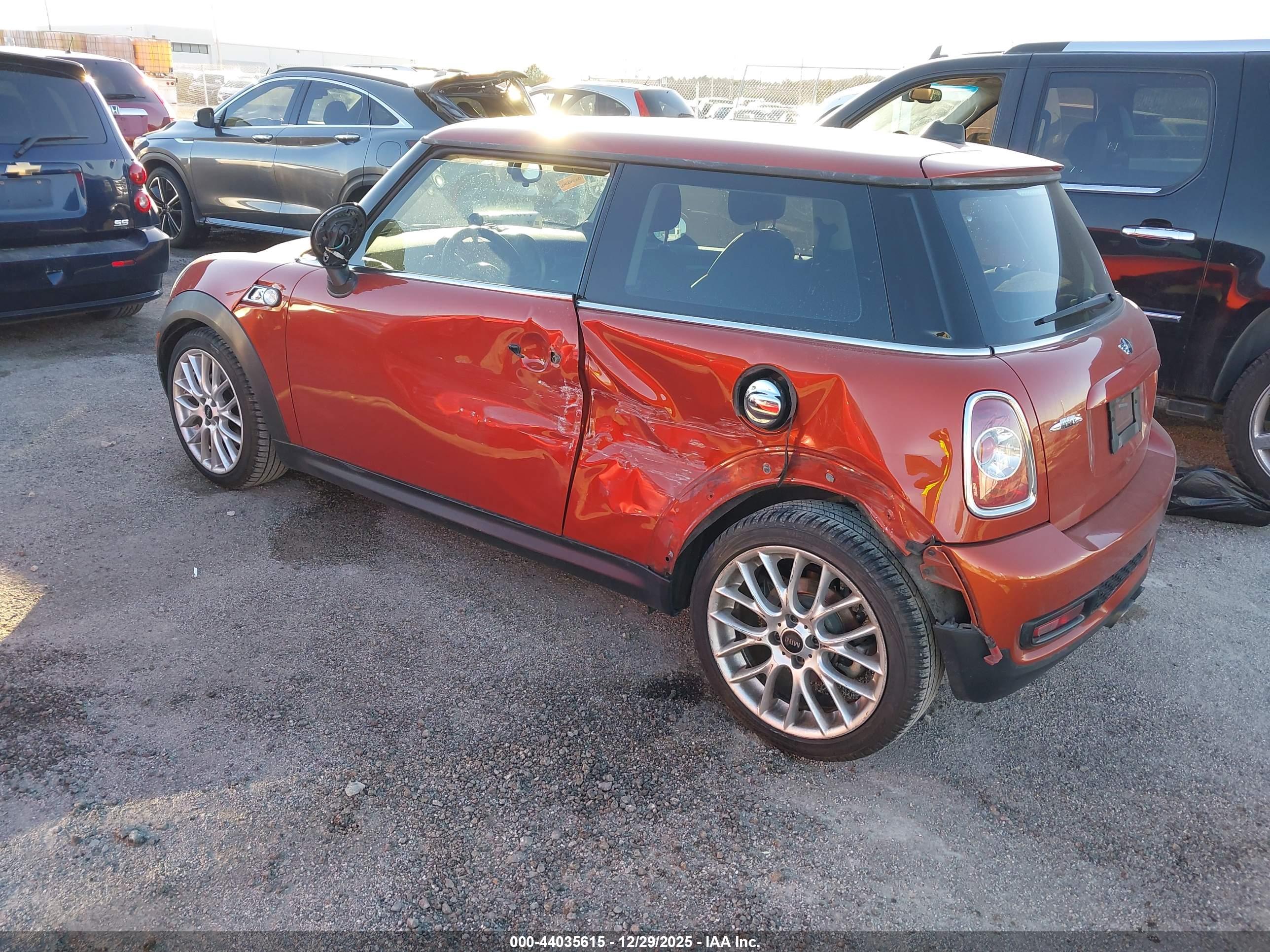 MINI COOPER image 3