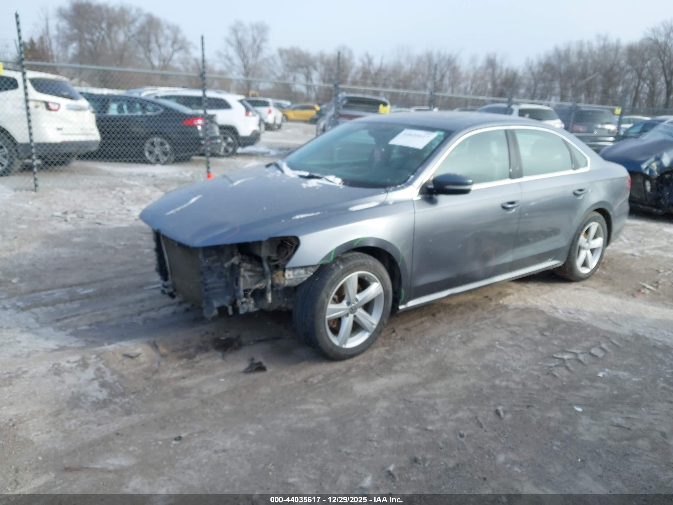 VOLKSWAGEN PASSAT image 2