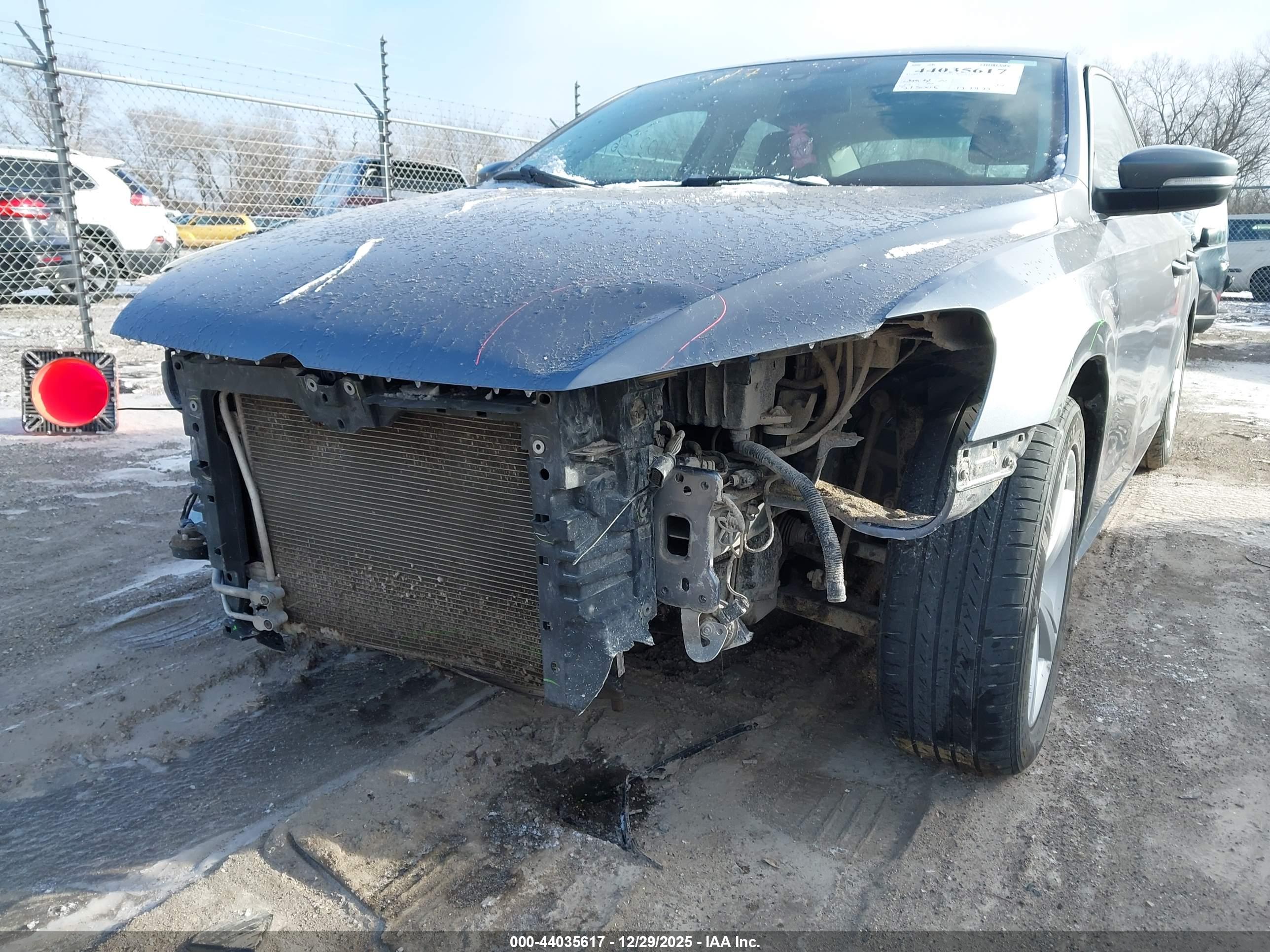 VOLKSWAGEN PASSAT image 6