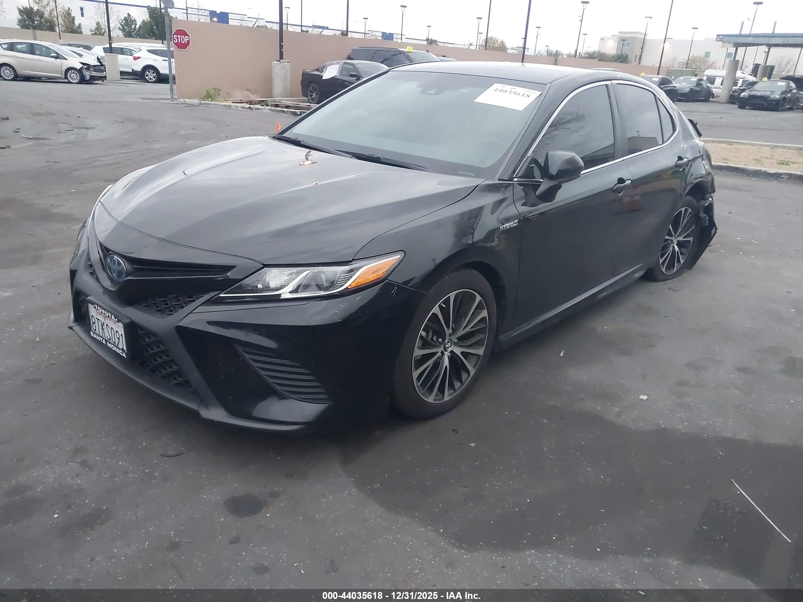 TOYOTA CAMRY image 2