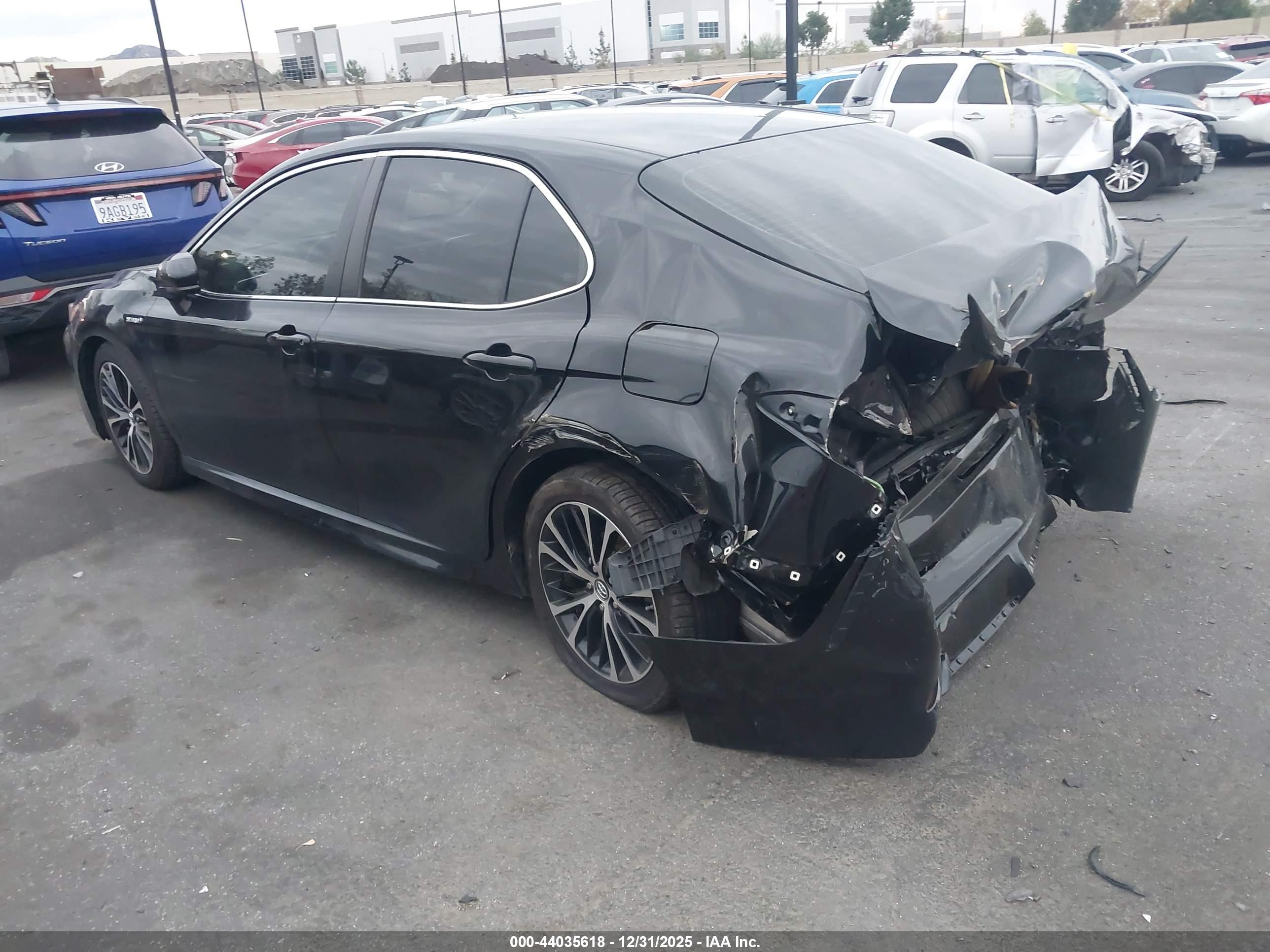 TOYOTA CAMRY image 3