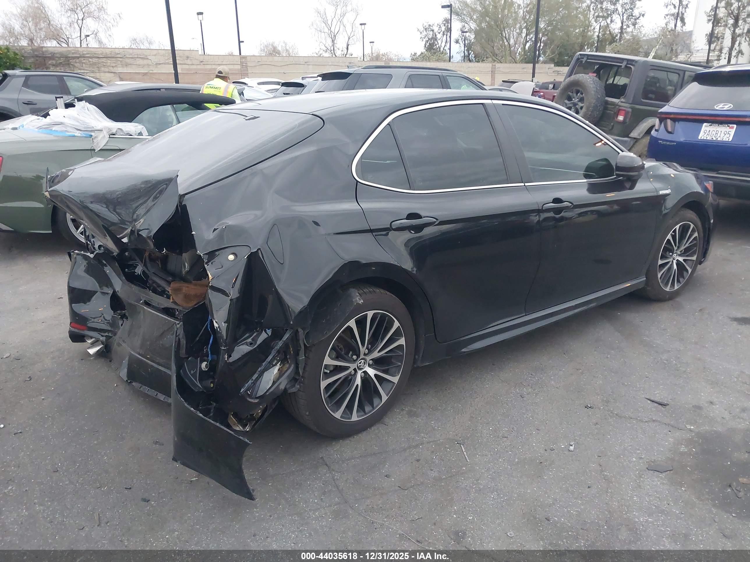 TOYOTA CAMRY image 4