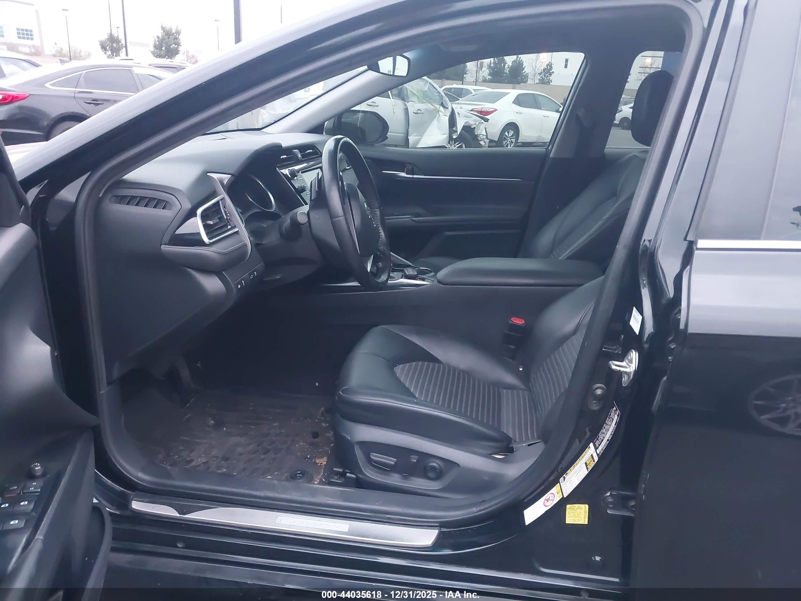 TOYOTA CAMRY image 5