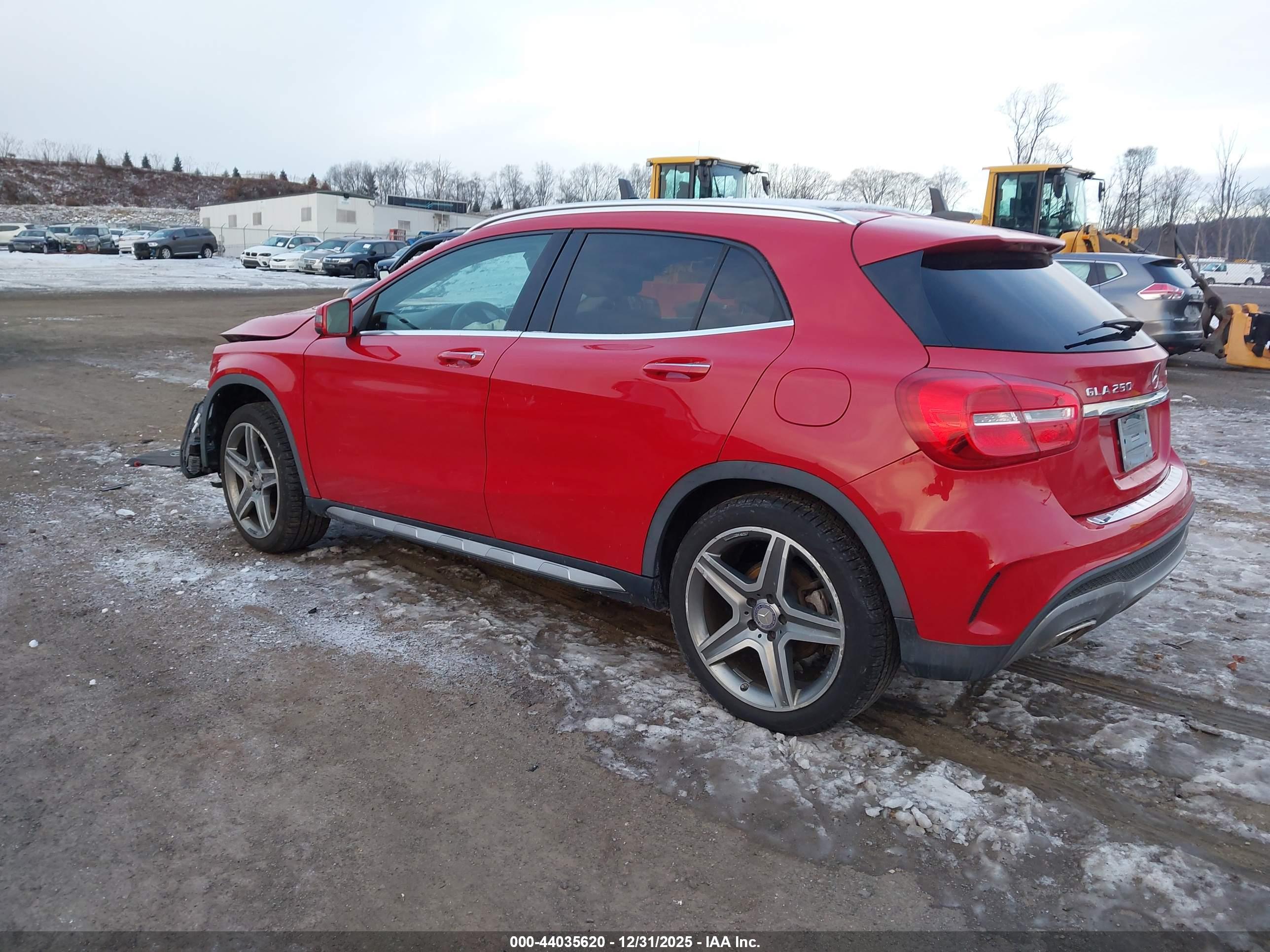 MERCEDES-BENZ GLA image 3