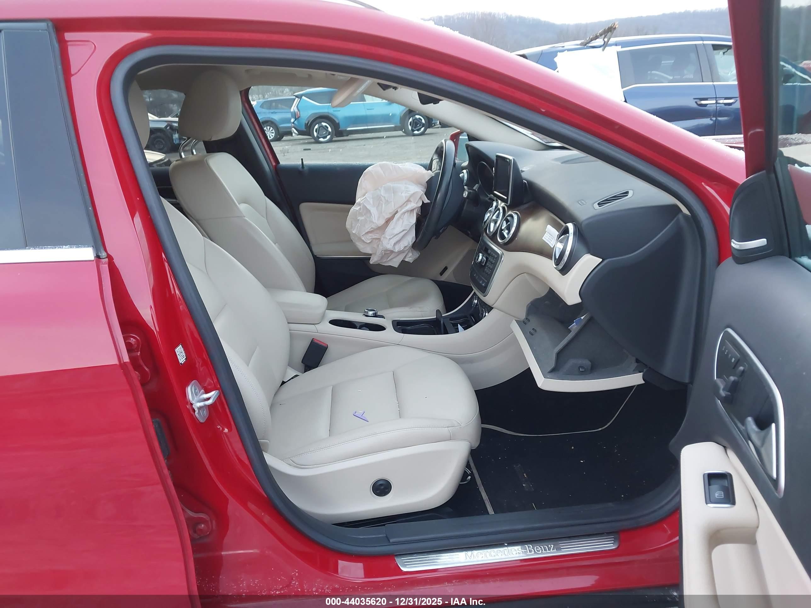 MERCEDES-BENZ GLA image 5
