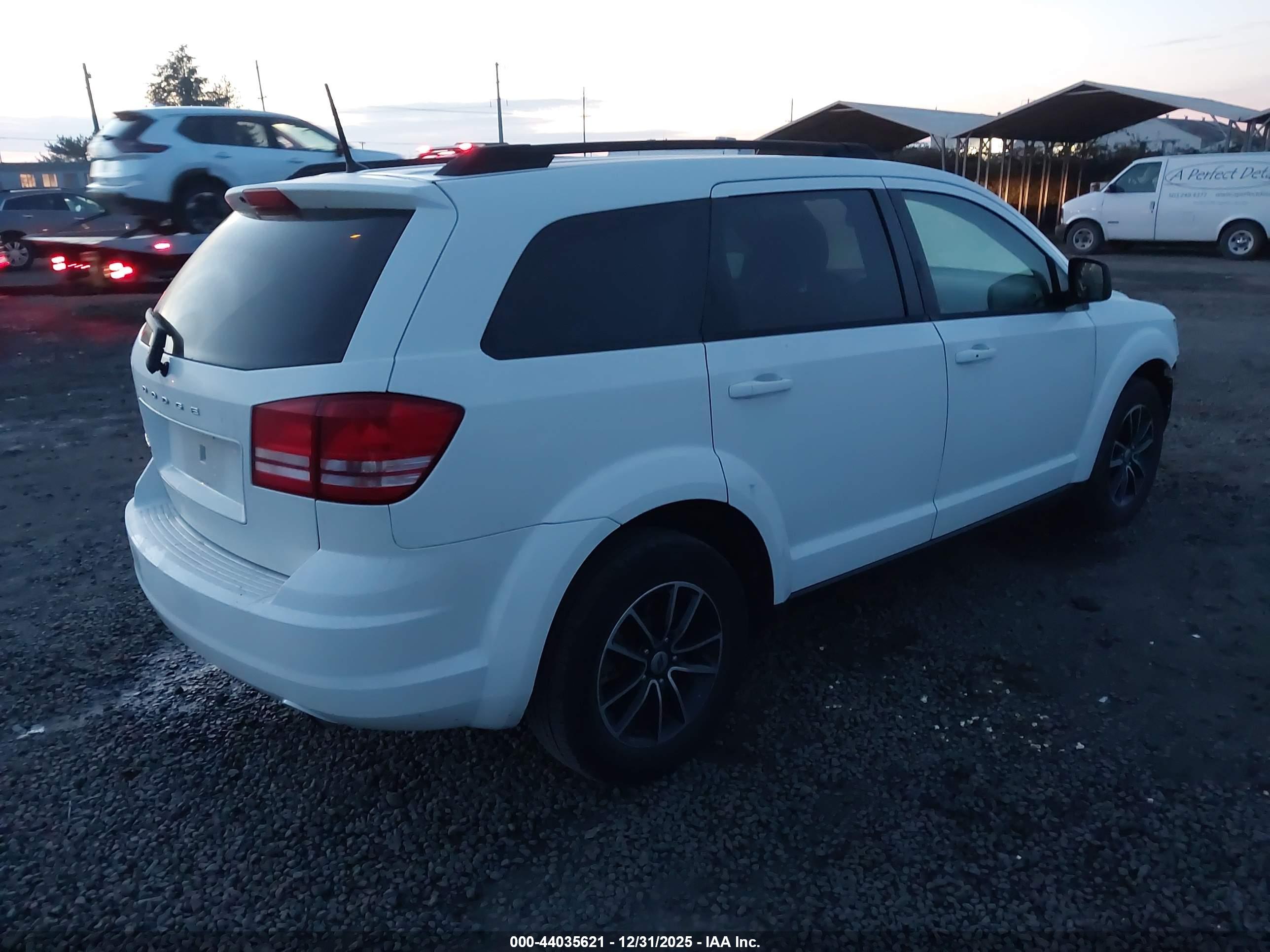 DODGE JOURNEY image 4