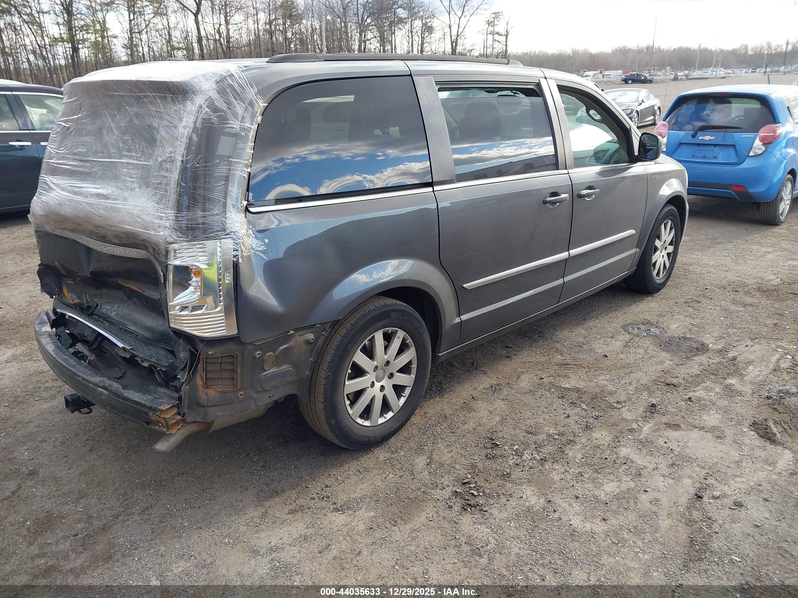 CHRYSLER TOWN image 4