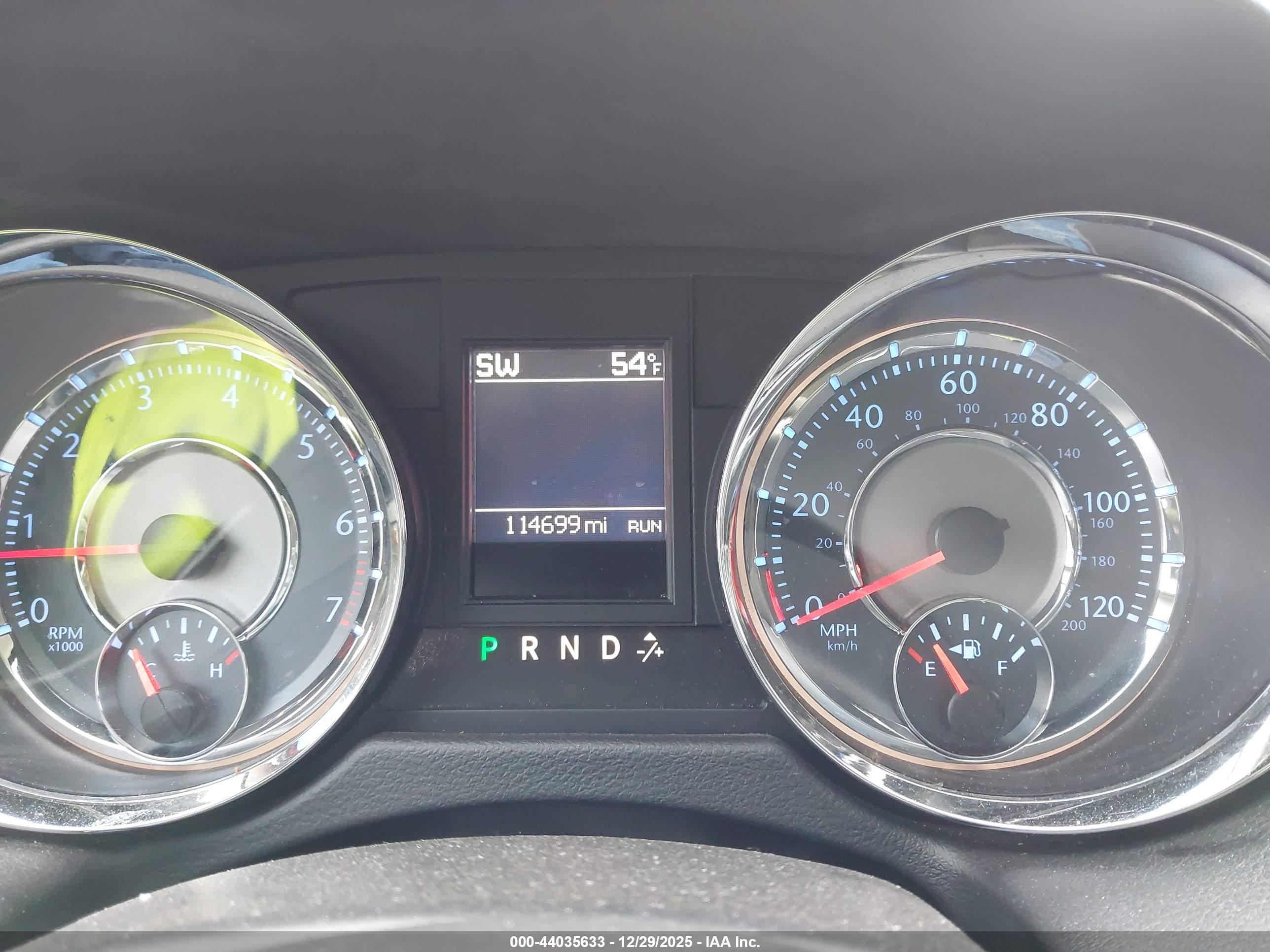 CHRYSLER TOWN image 7