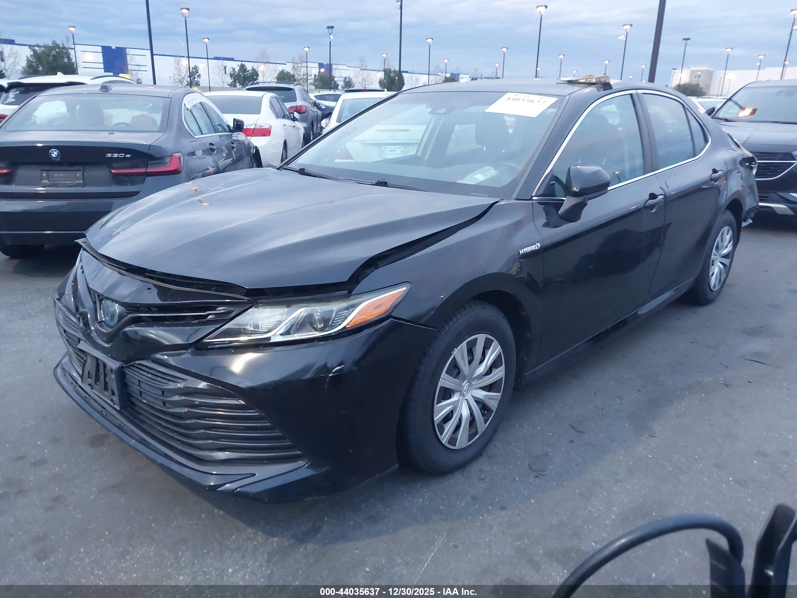 TOYOTA CAMRY image 2