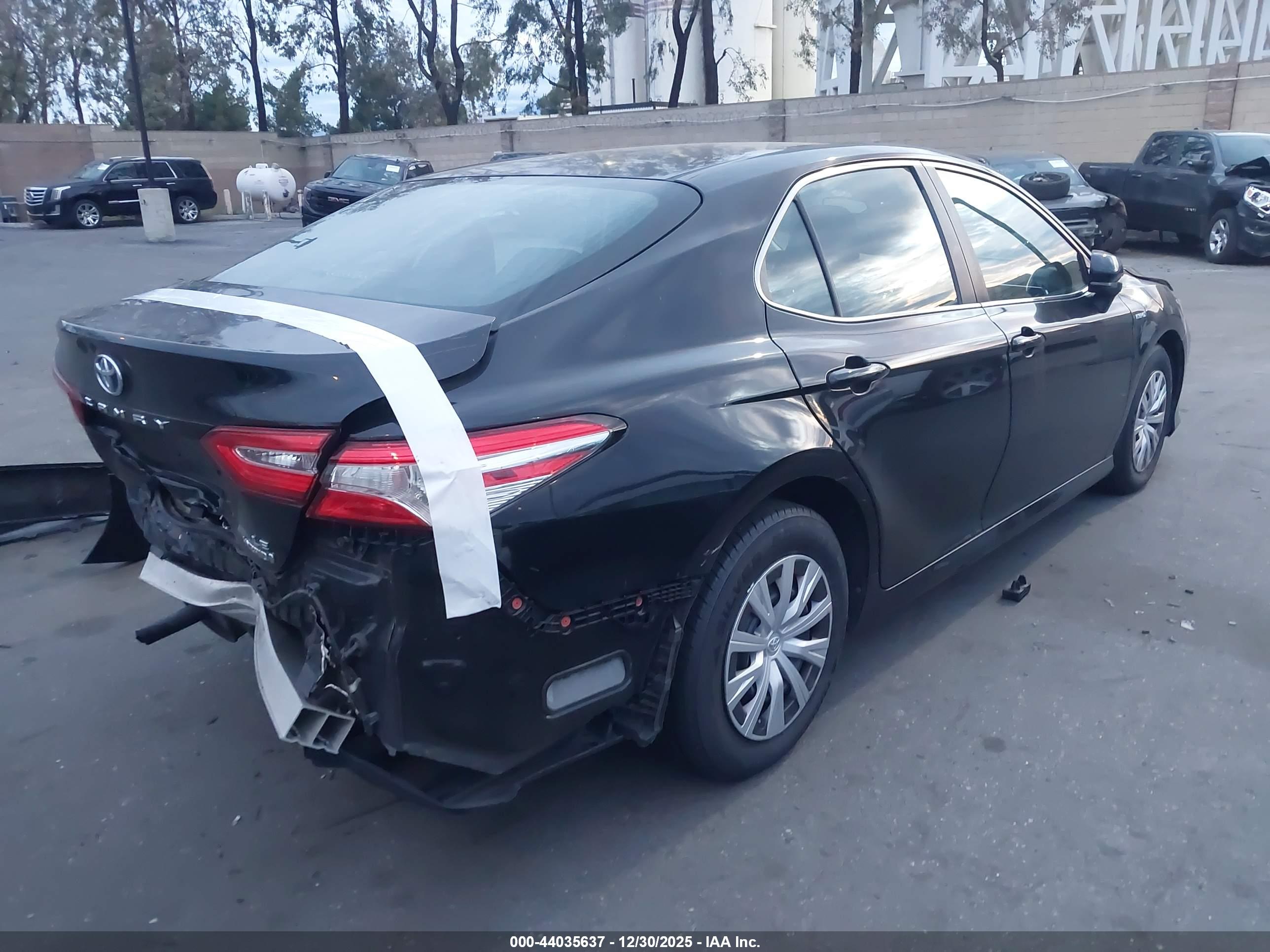 TOYOTA CAMRY image 4
