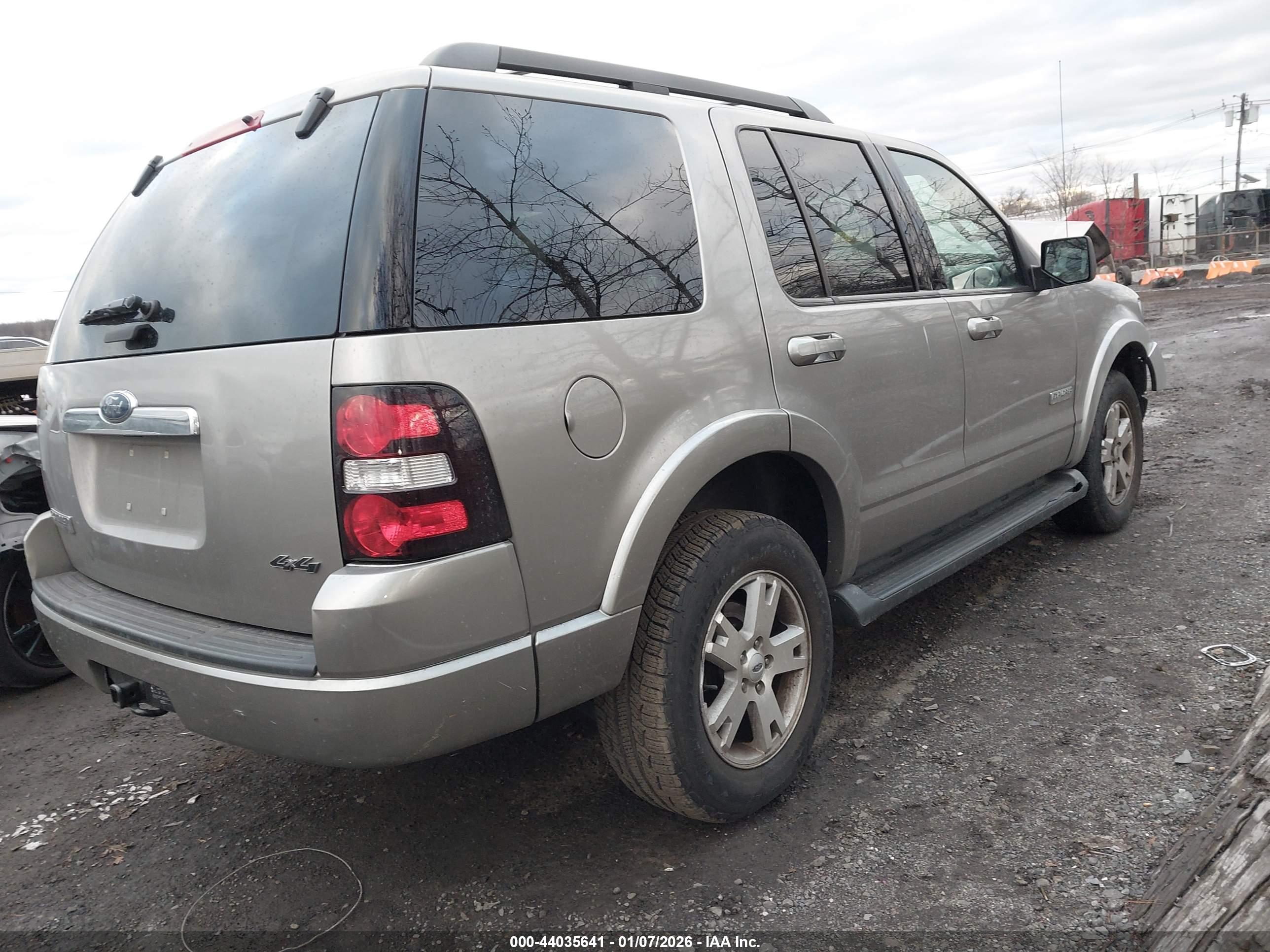 FORD EXPLORER image 4