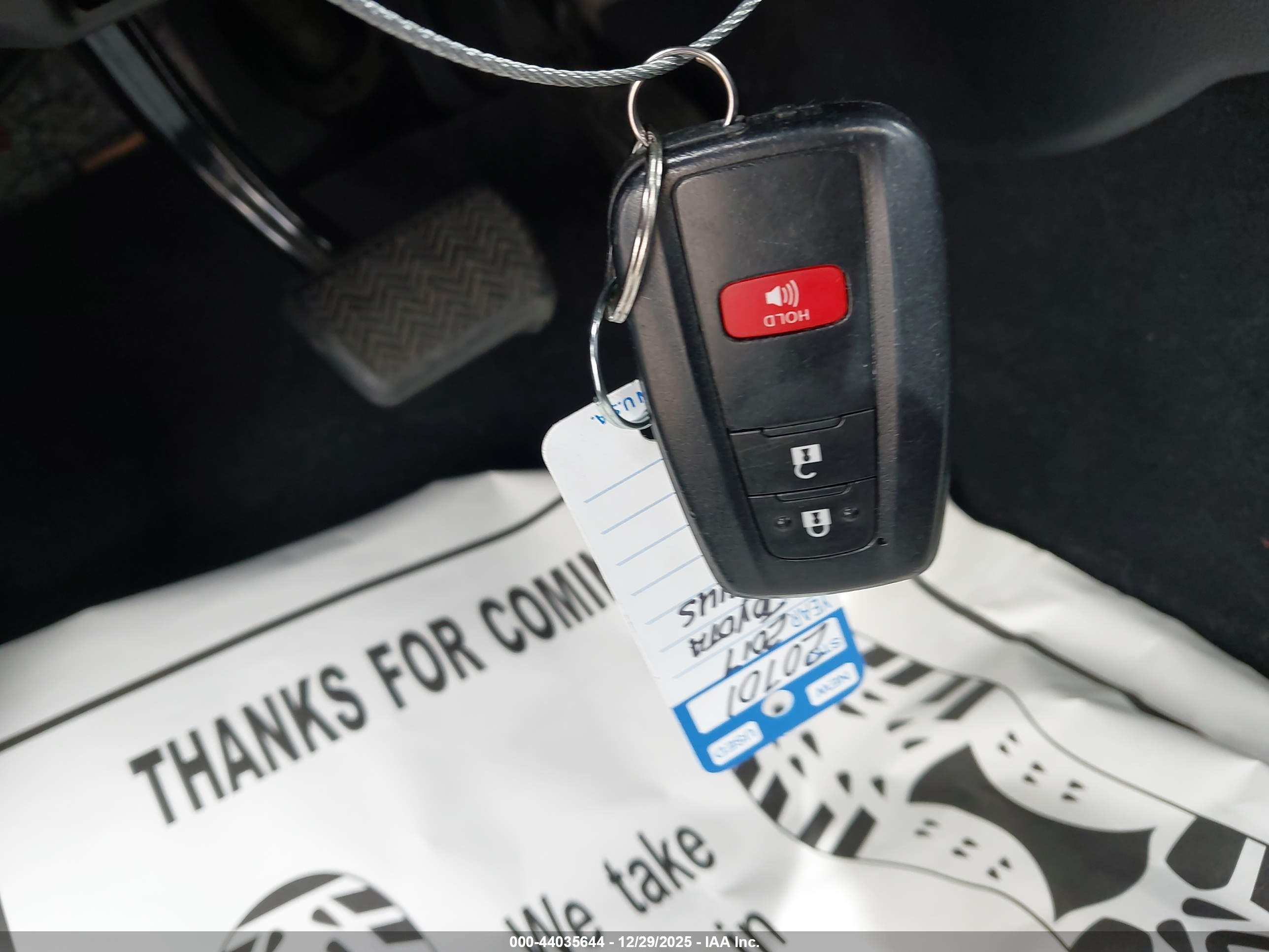 TOYOTA PRIUS image 11