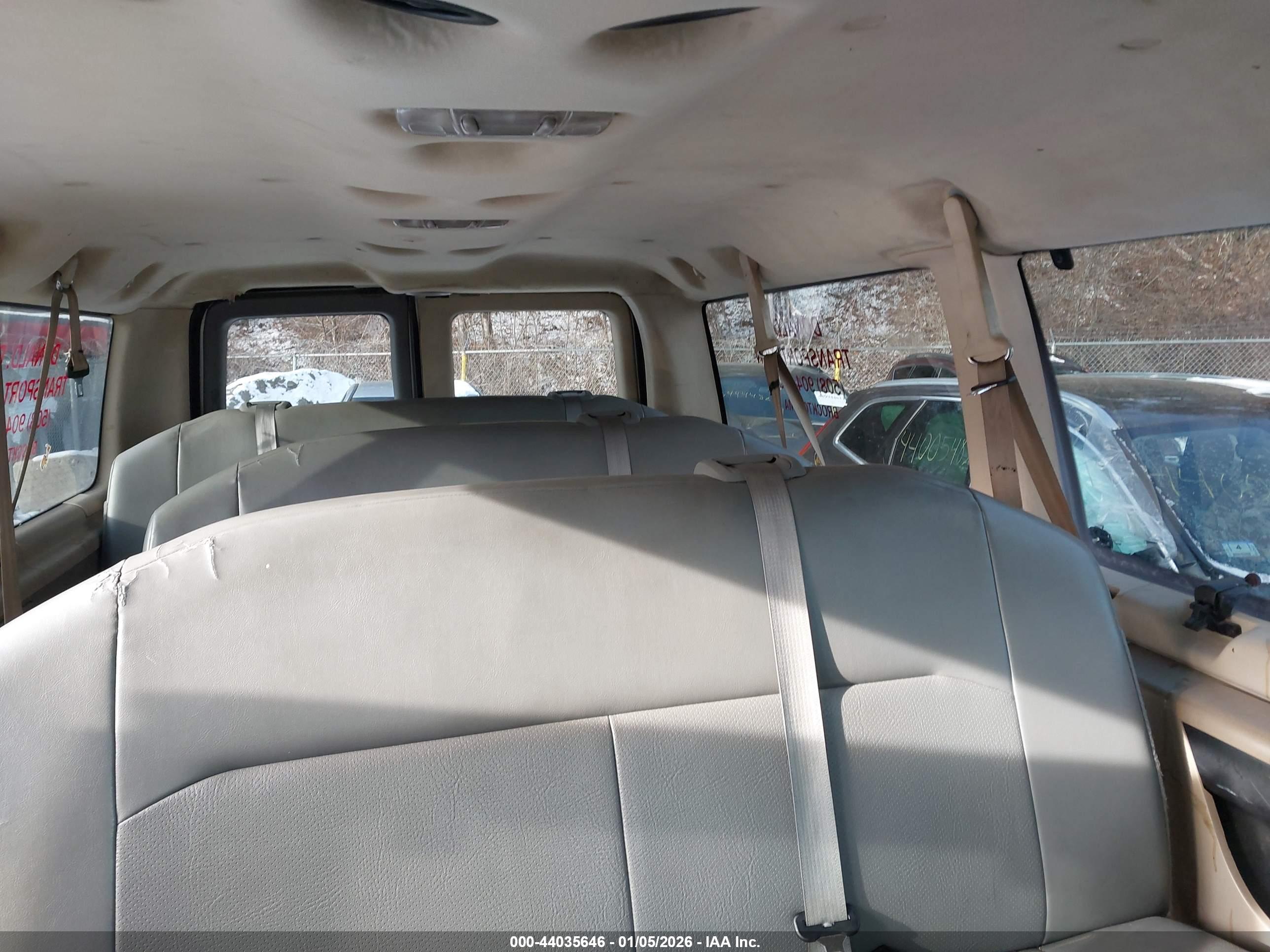 FORD E-150 image 8