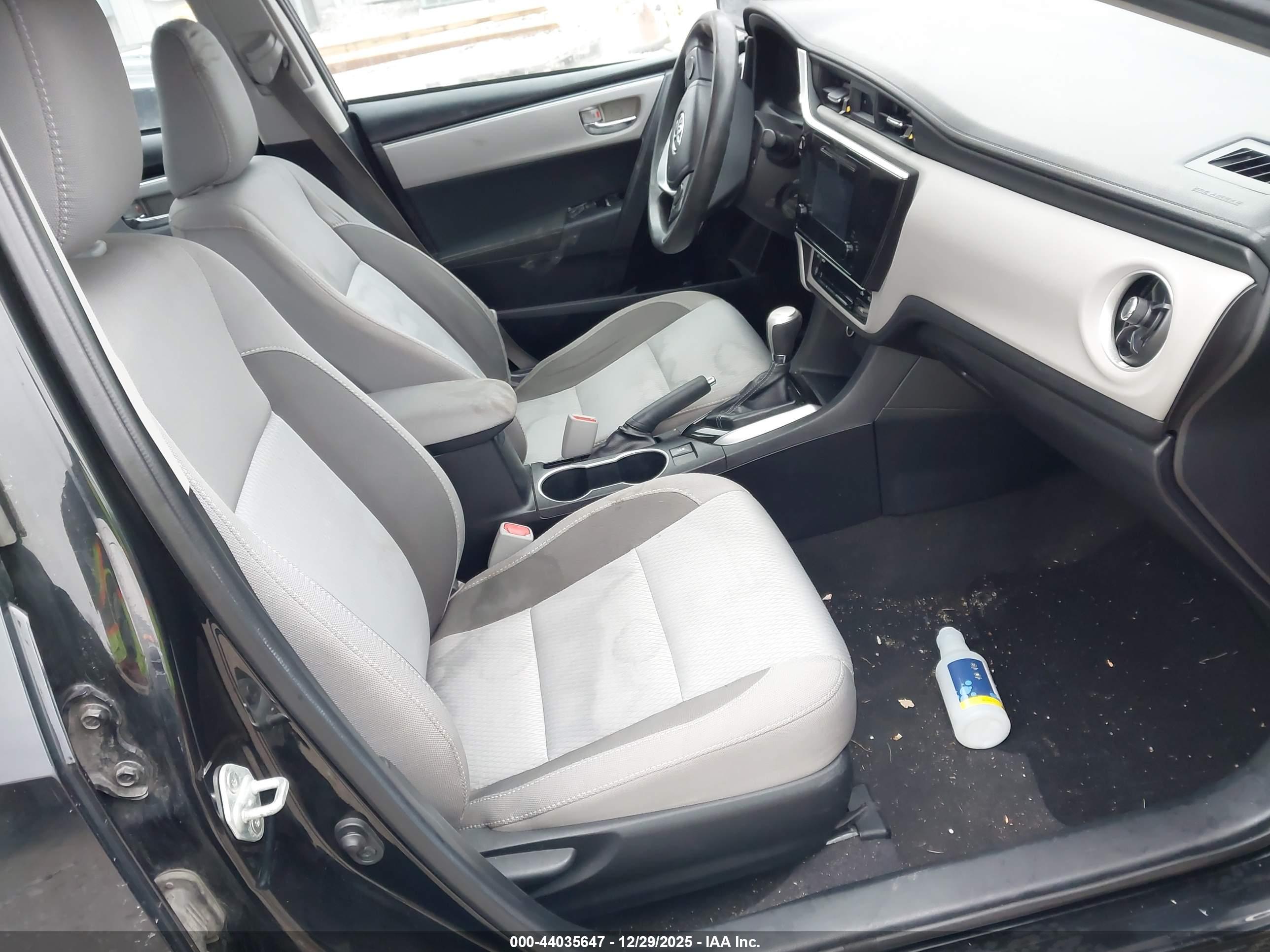 TOYOTA COROLLA image 5