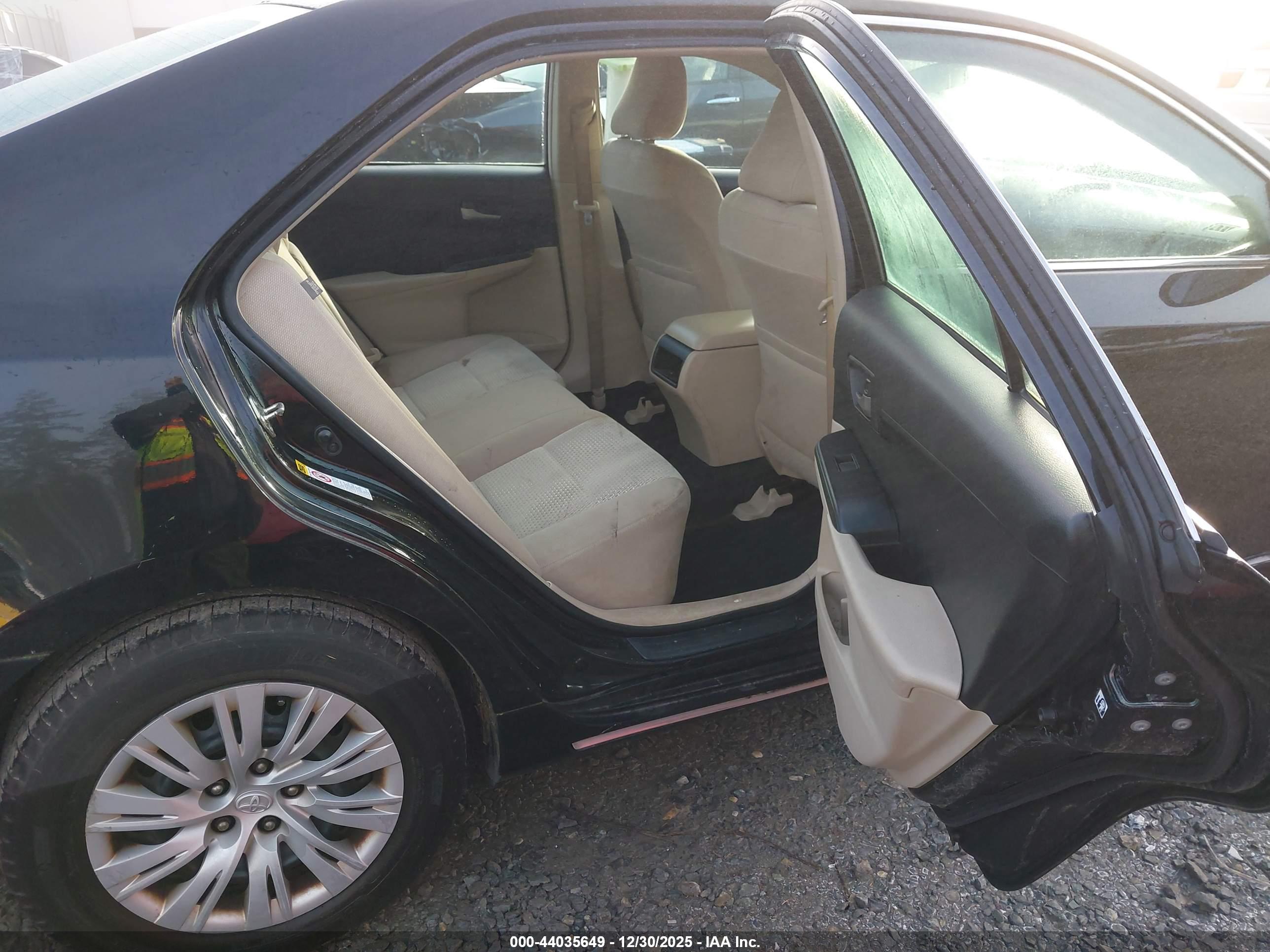 TOYOTA CAMRY image 8