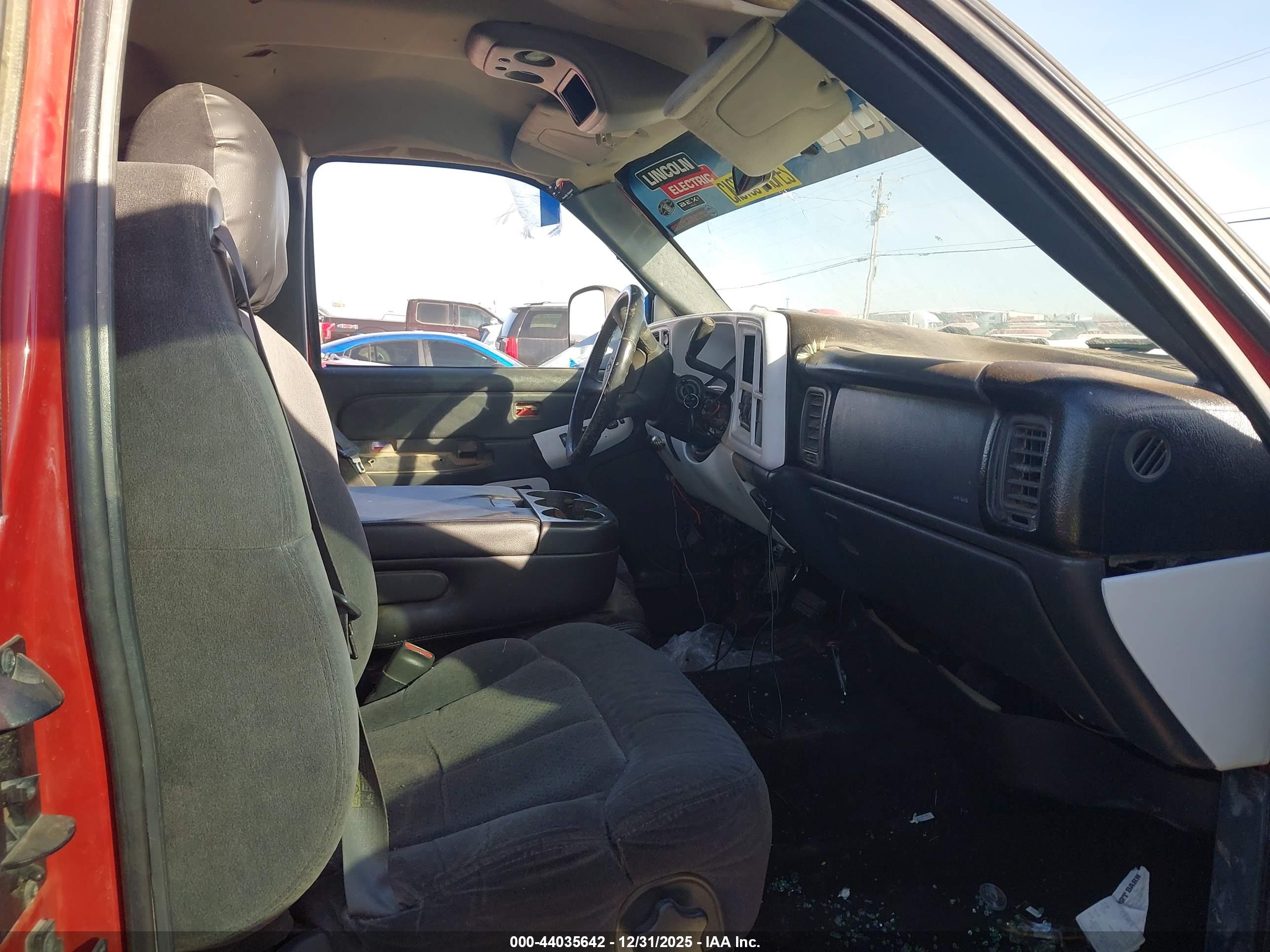 CHEVROLET SILVERADO image 5