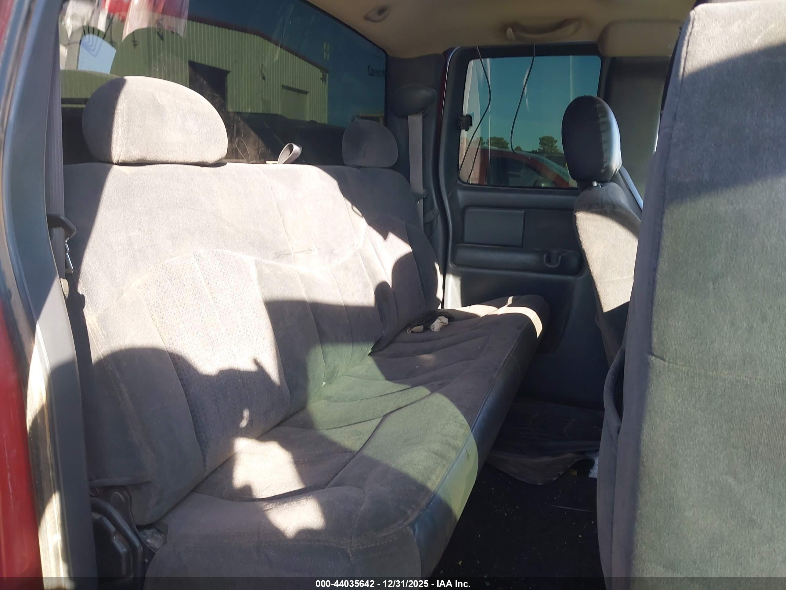 CHEVROLET SILVERADO image 8