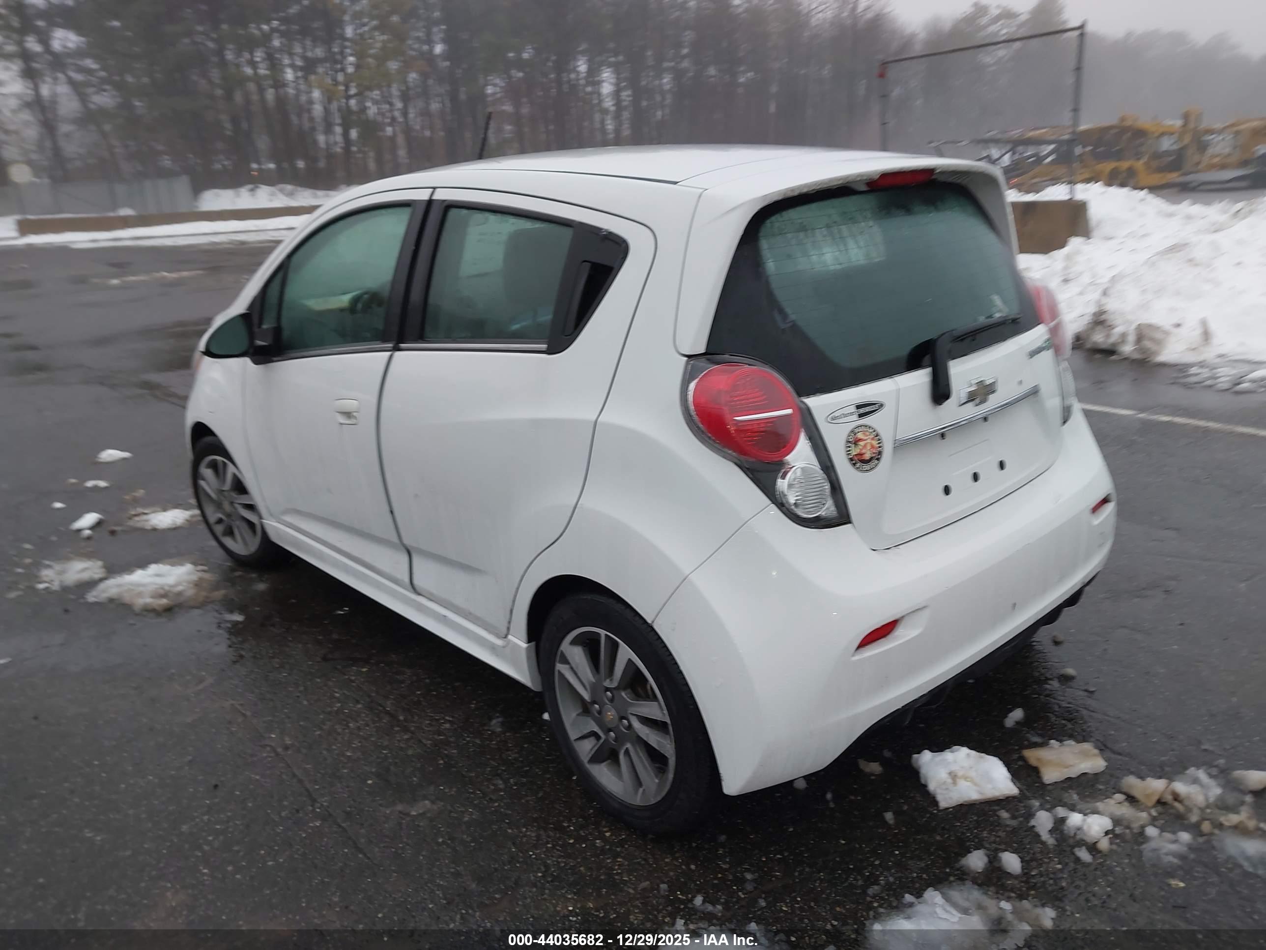 CHEVROLET SPARK image 3