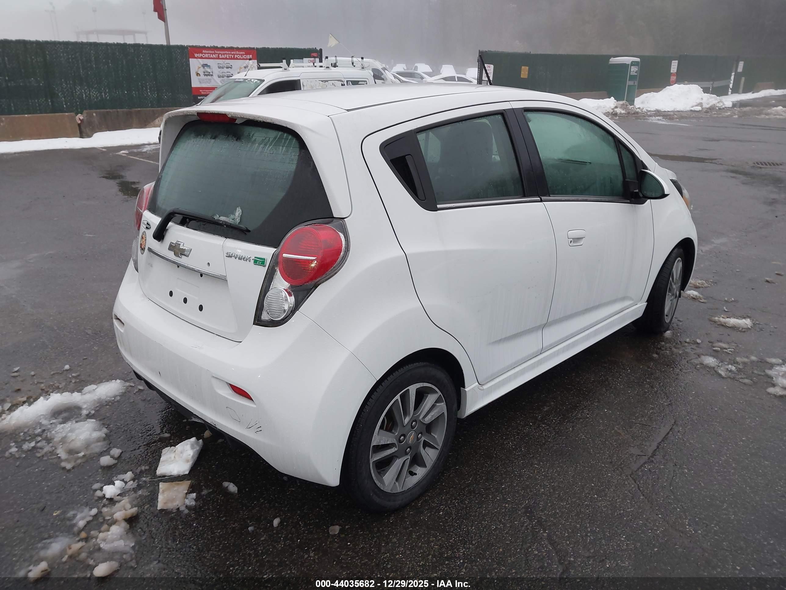 CHEVROLET SPARK image 4